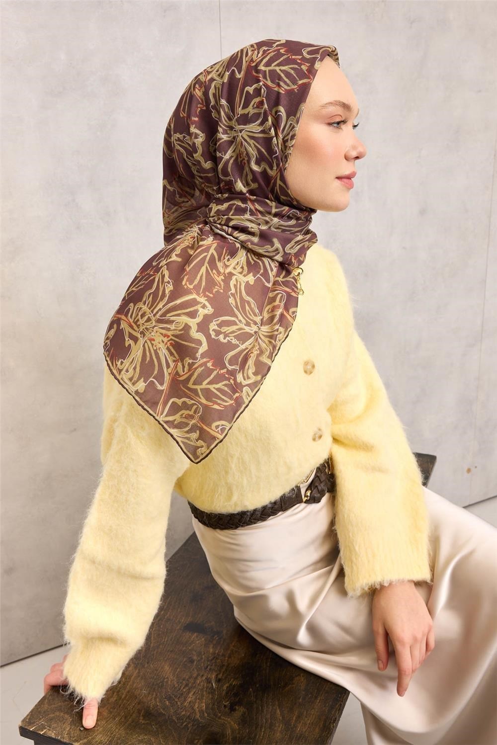 Pamuk Polyester Soft Eşarp Açık Kahverengi Lilium Desenli Kaymaz Dokulu 90x90