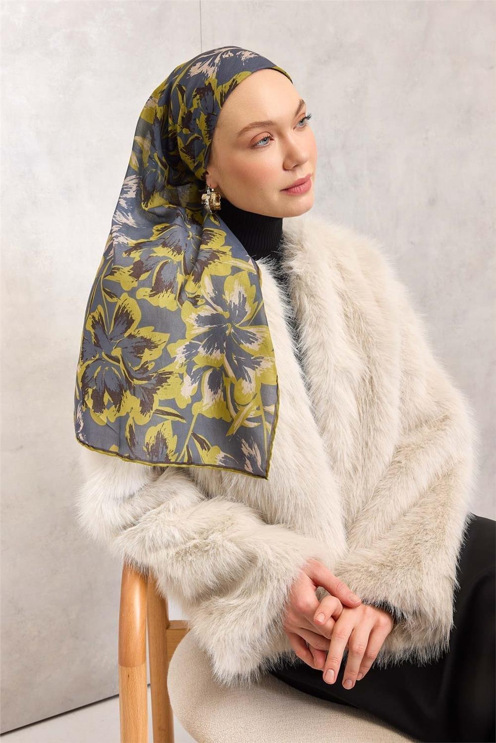 Pamuk Polyester Soft Eşarp Büyük Papatya Desen Vizon 90x90