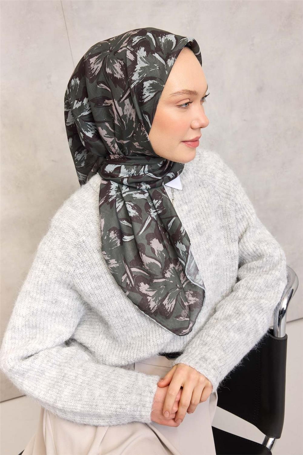 Pamuk Polyester Soft Eşarp Büyük Papatya Desen Asker Yeşili 90x90