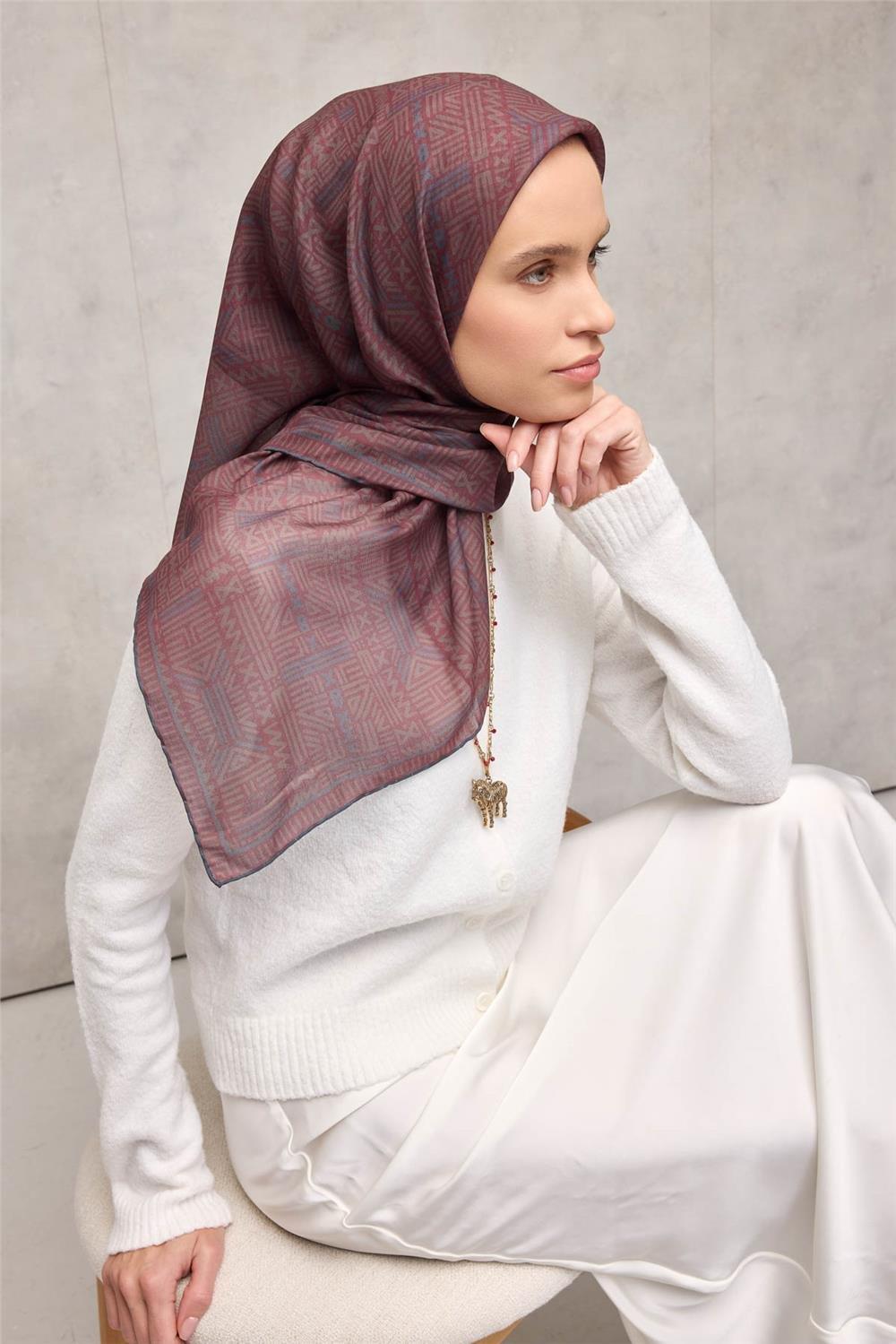 Pamuk Polyester Soft Eşarp Geometrik Desen Vişne 90*90