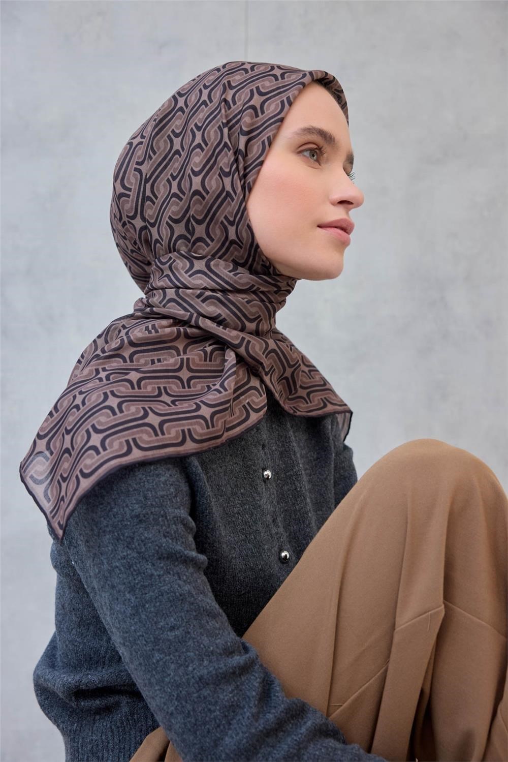 Pamuk Polyester Soft Eşarp Geometrik Desen Latte 90x90