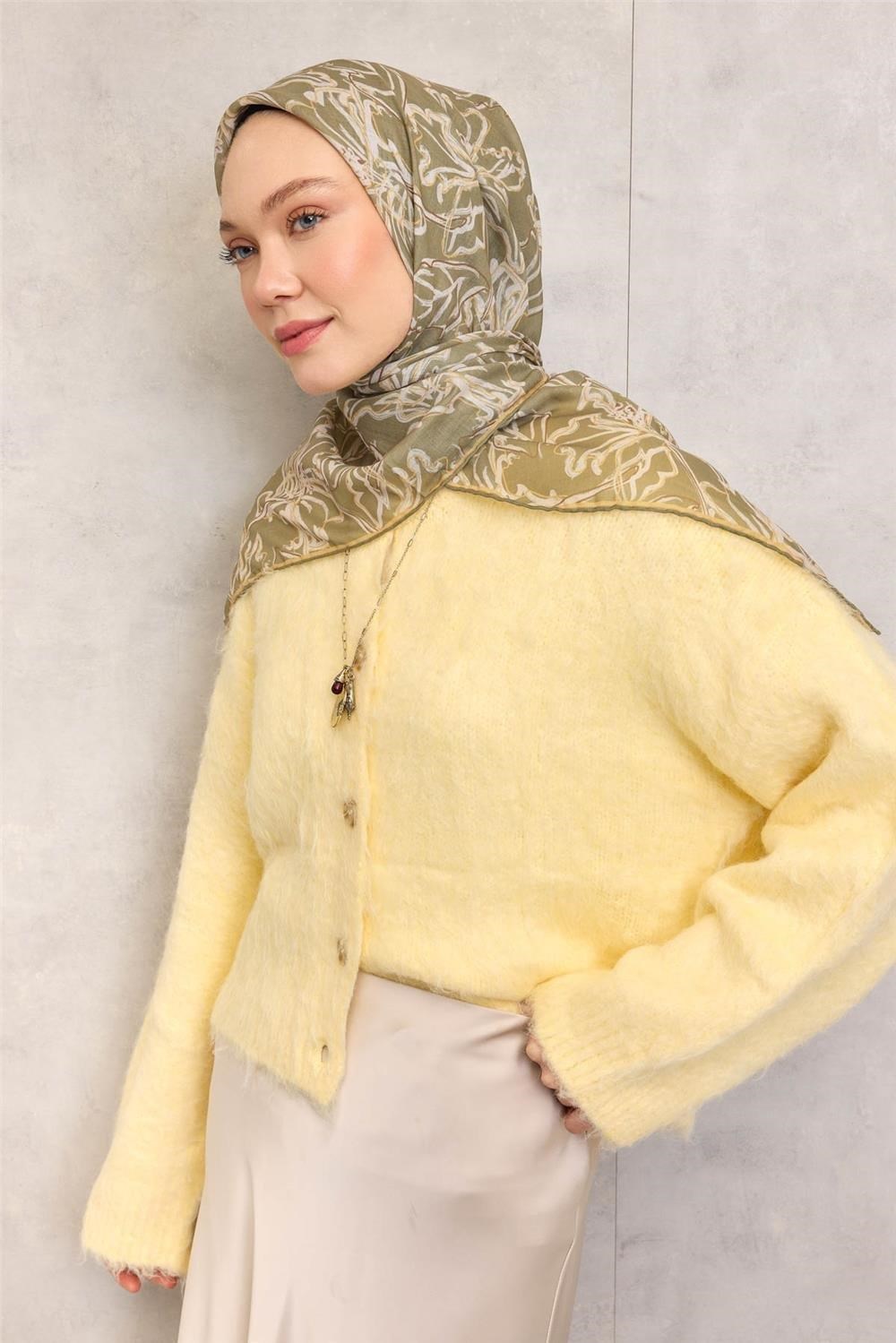 Pamuk Polyester Soft Eşarp Haki Lilium Desenli Kaymaz Dokulu 90x90