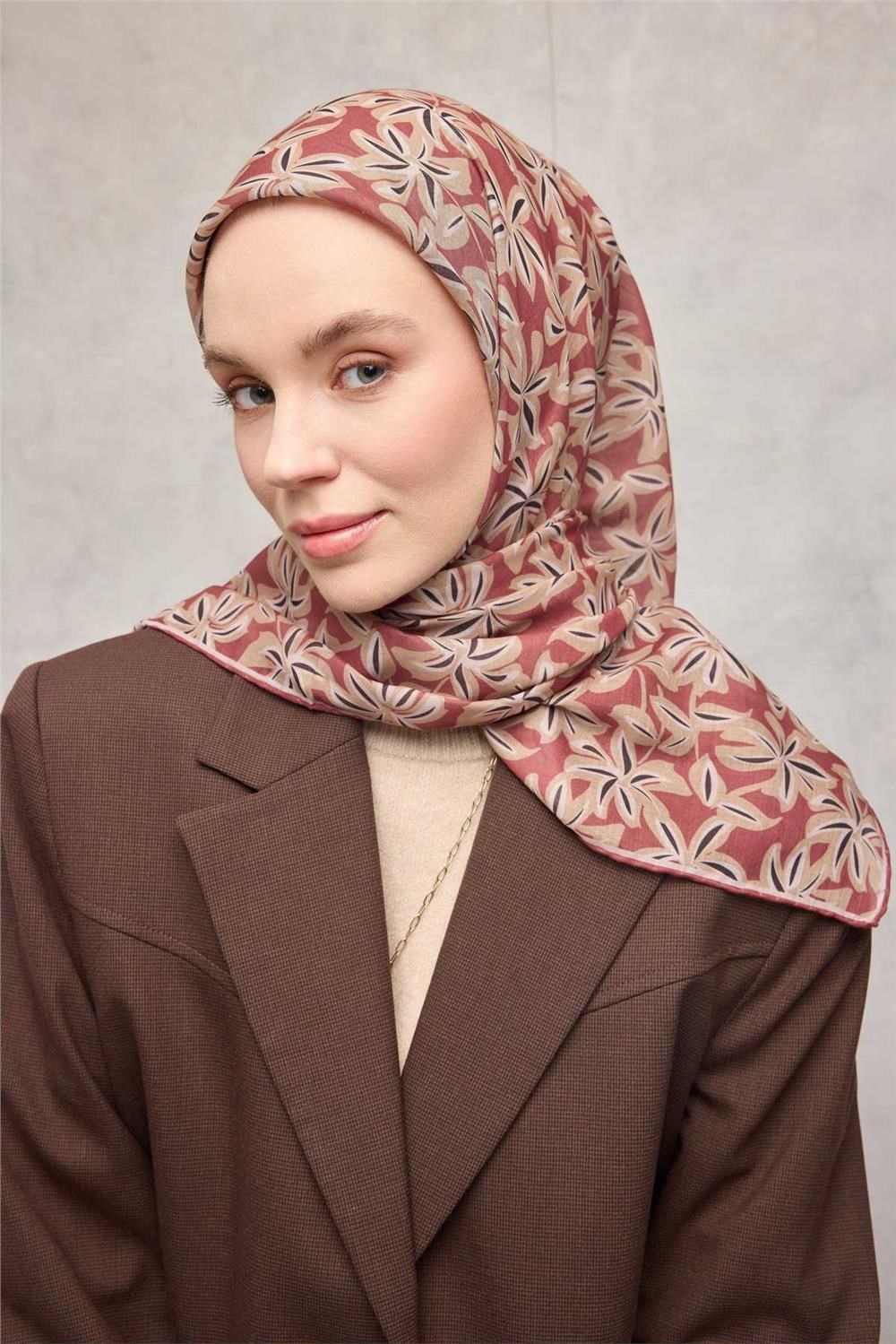 Pamuk Polyester Soft Eşarp Kiremit Flora Desenli Kaymaz Dokulu 90x90