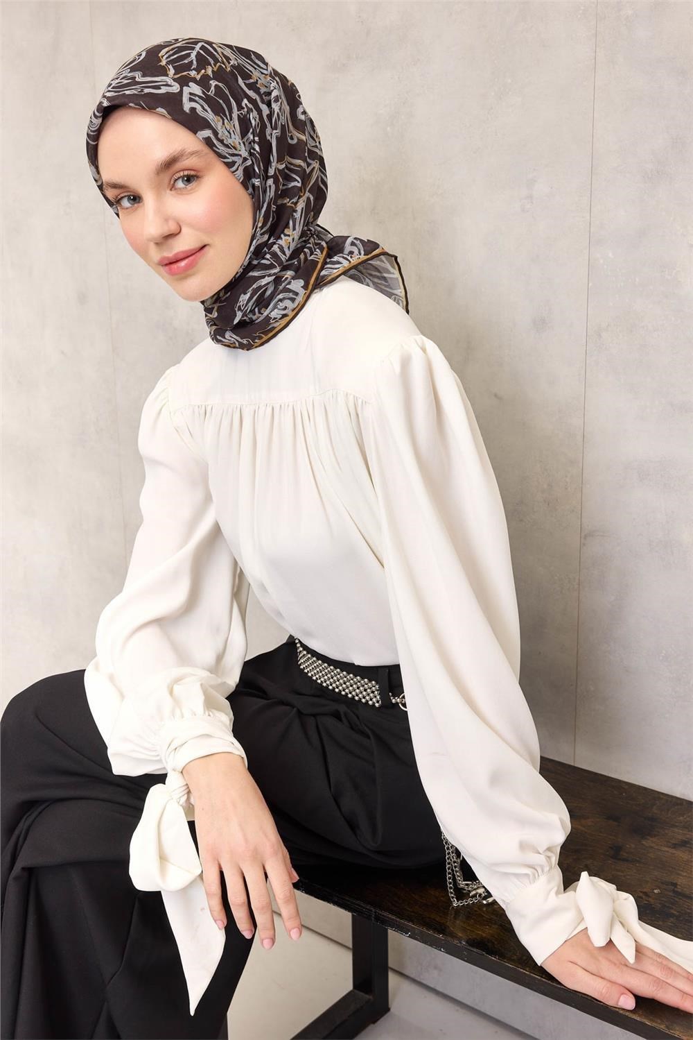 Pamuk Polyester Soft Eşarp Soluk Hardal Lilyum Desenli Tok Duruşlu 90x90