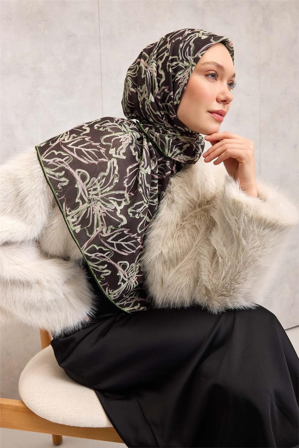 Pamuk Polyester Soft Eşarp Soluk Siyah Lilyum Desenli Tok Duruşlu 90x90