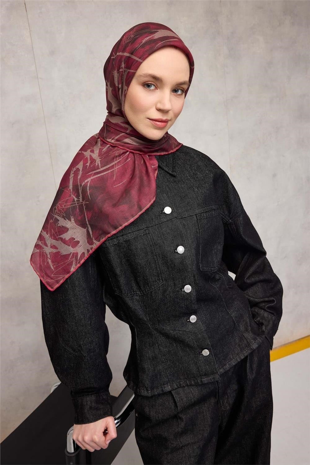Pamuk Polyester Soft Eşarp Yaprak Desen Mürdüm 90x90