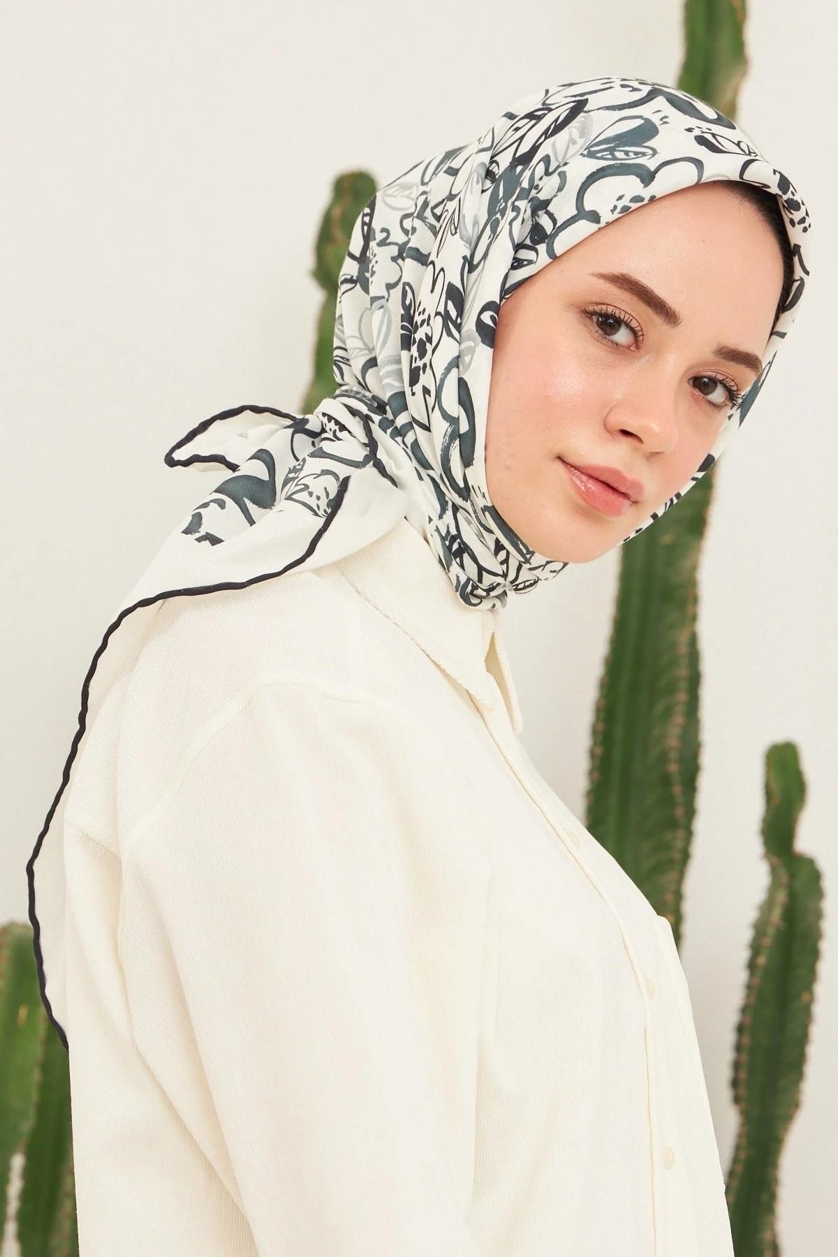 Pastel Siyah Beyaz Pamuk Viskon Eşarp Modeli
