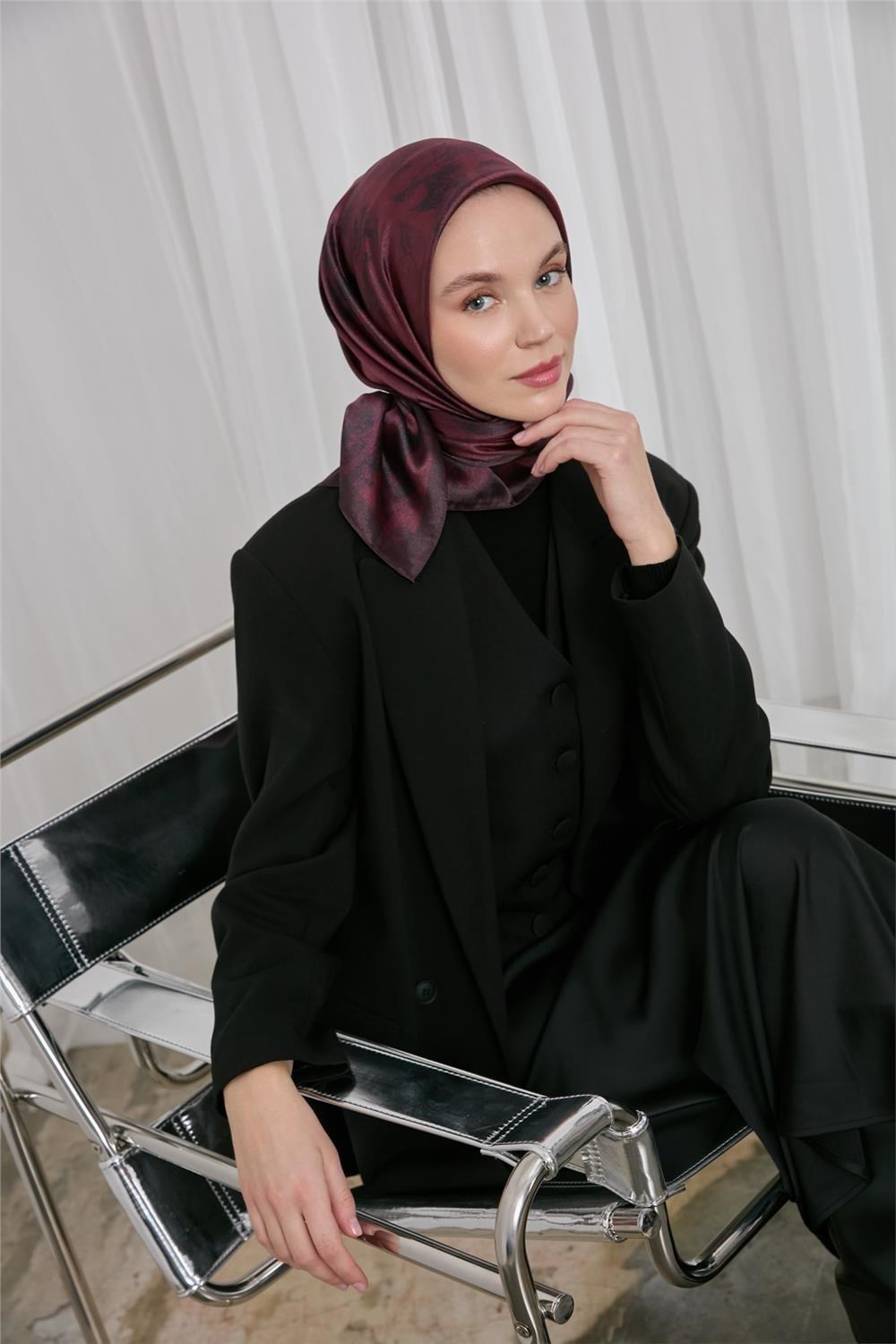 Polyester Karışımlı Shiny Eşarp Bordo Etnik Desenli Parlak Dokulu 90x90