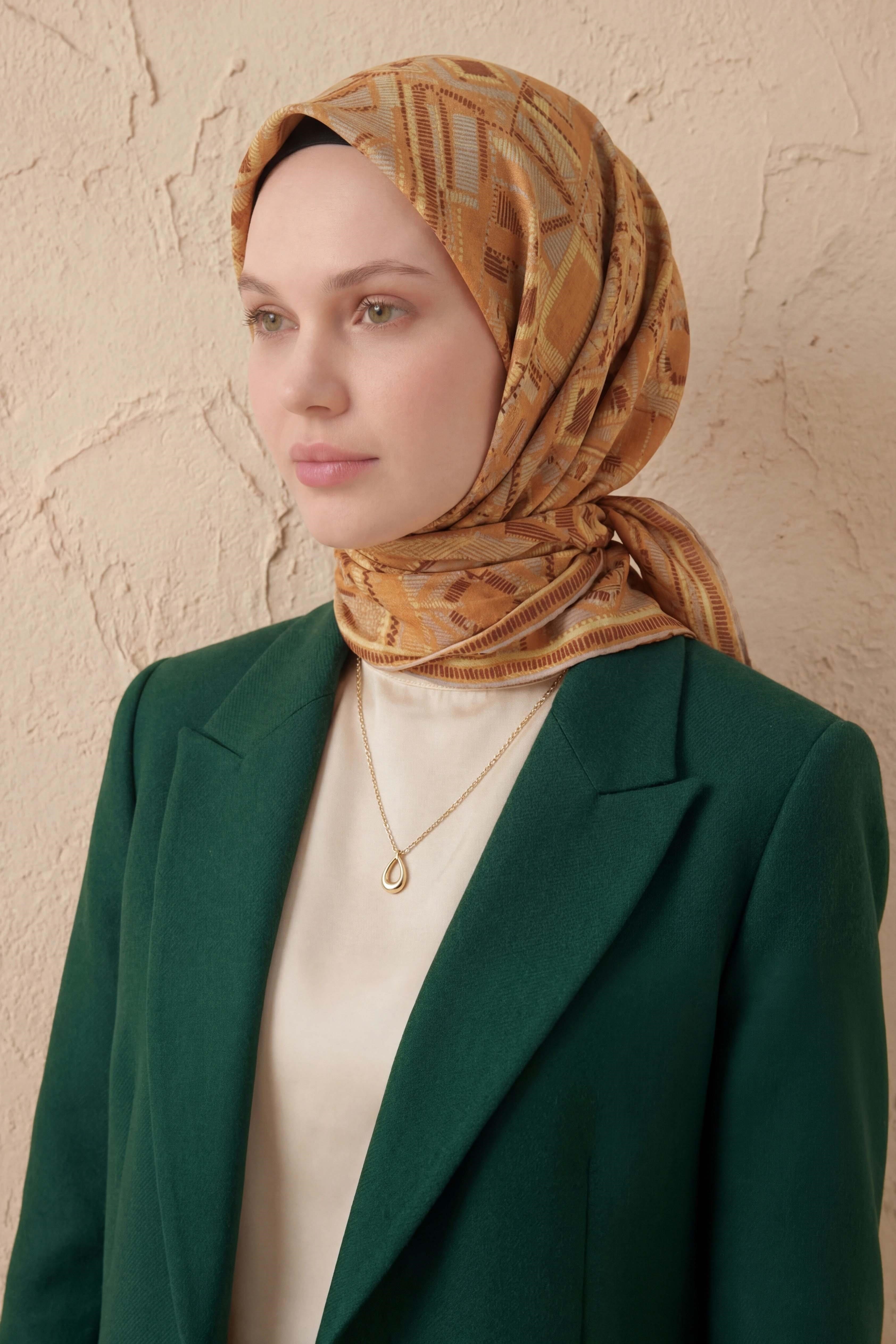 Soft Eşarp Geometrik Desen Soluk Turuncu 90x90