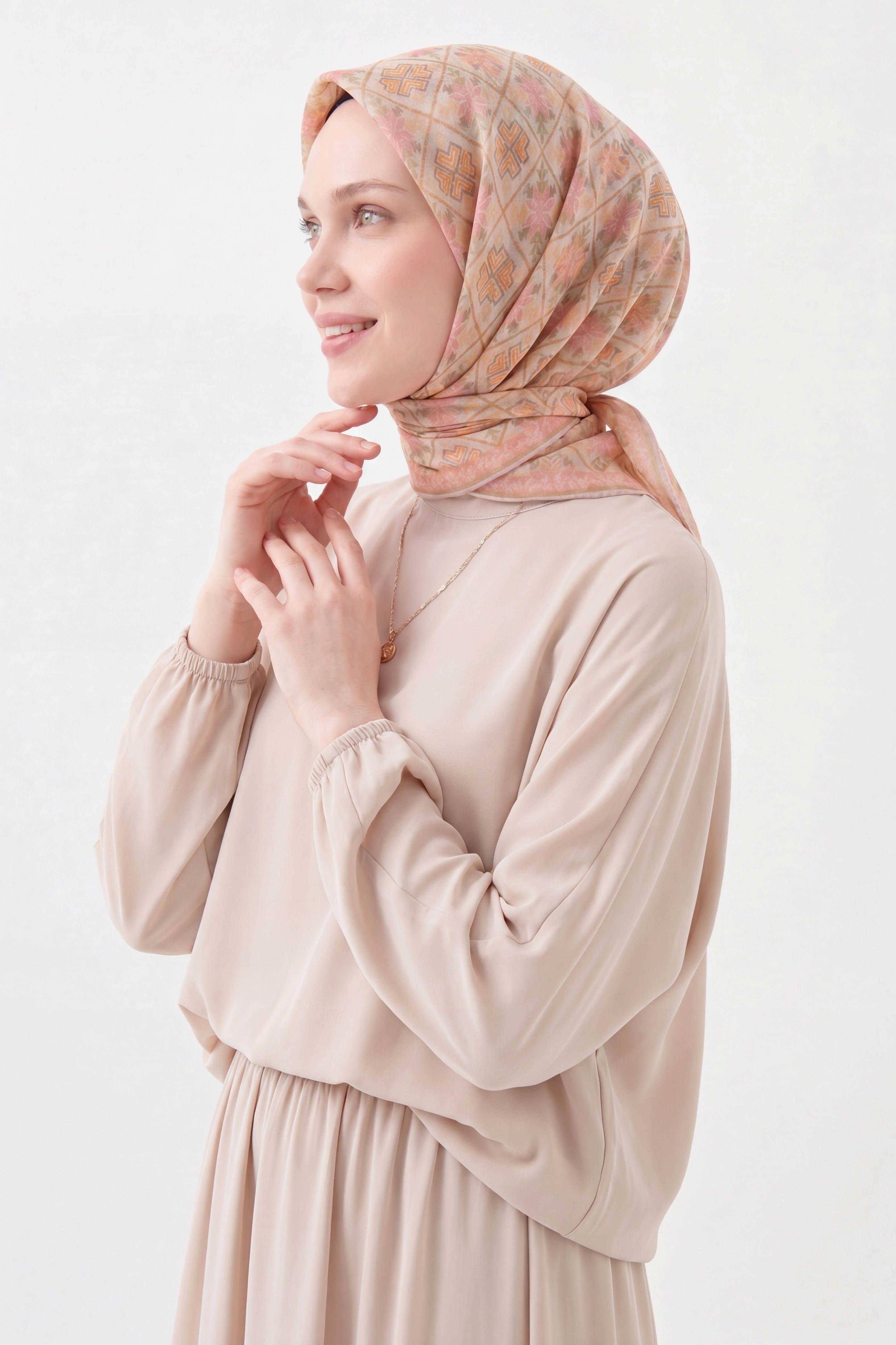 Soft Eşarp Minimal Motif Açık Bej