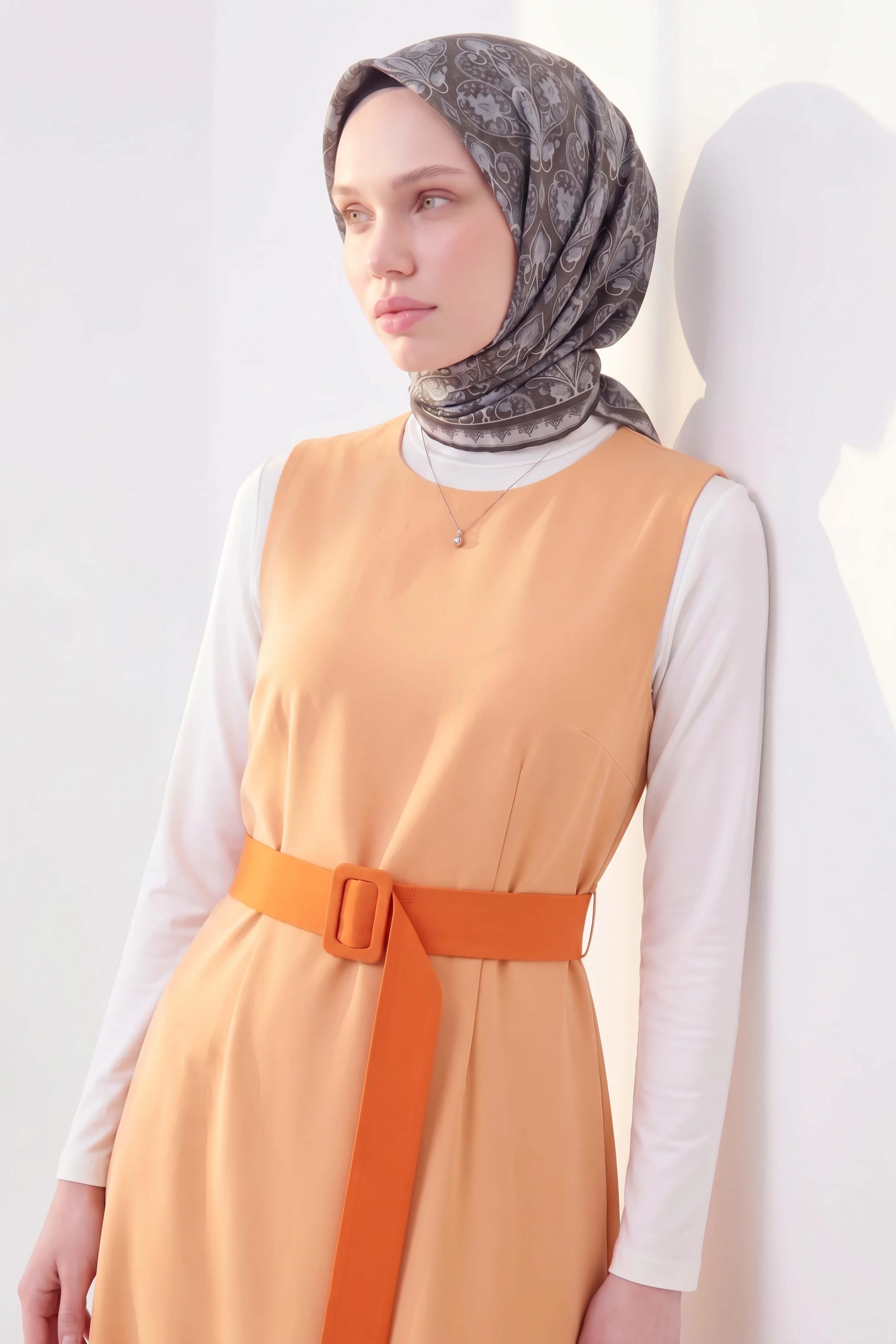 Soft Eşarp Rûmi Siyah-Gri 90x90