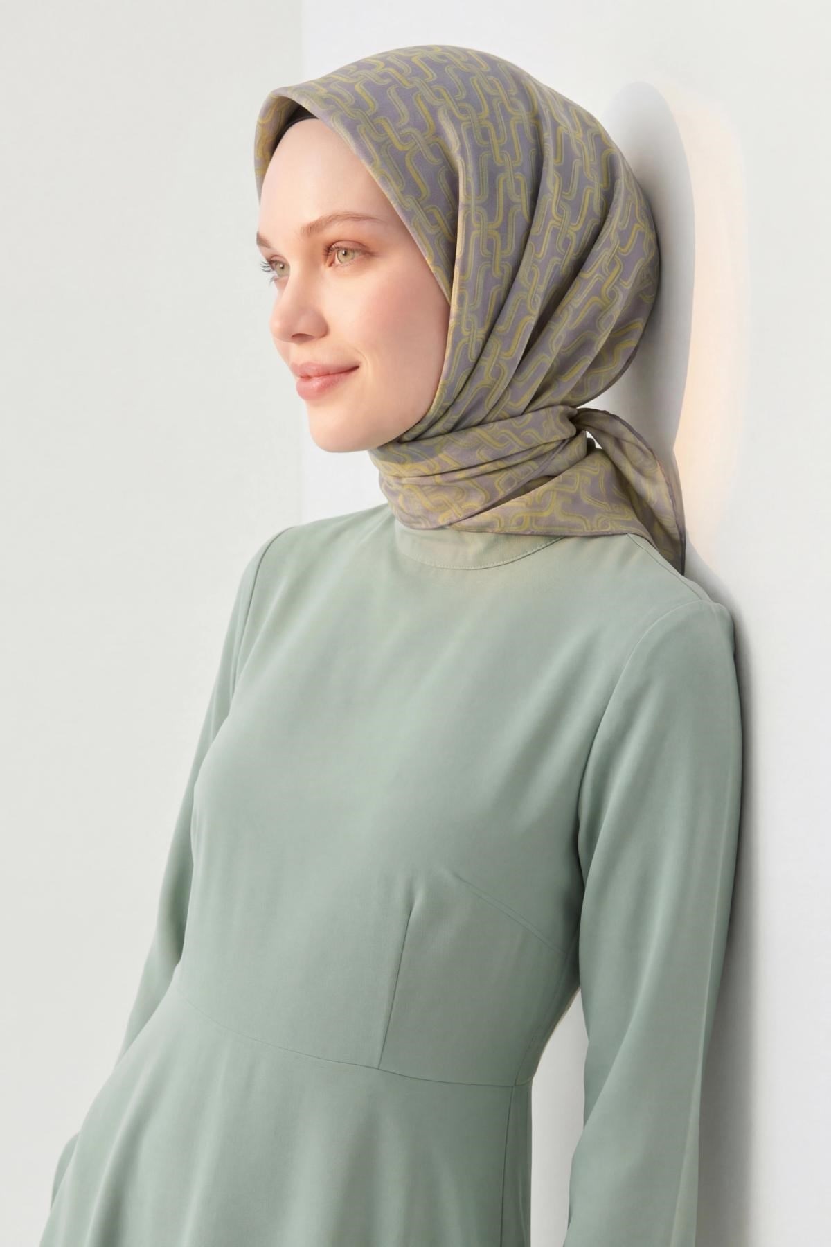 Soft Eşarp Zincir Desen Eflatun 90x90
