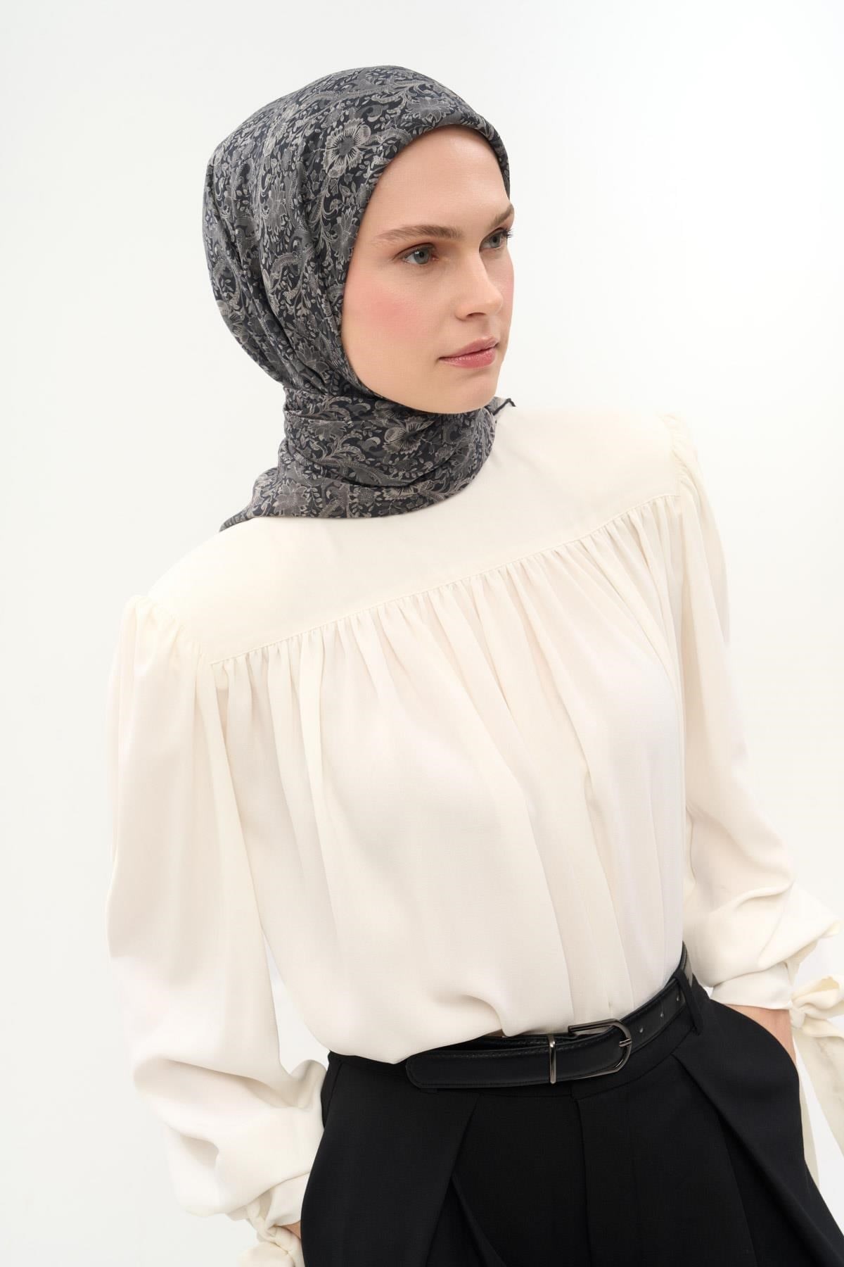 Tencel Monare Eşarp Papatya Desen Soluk Siyah 90X90