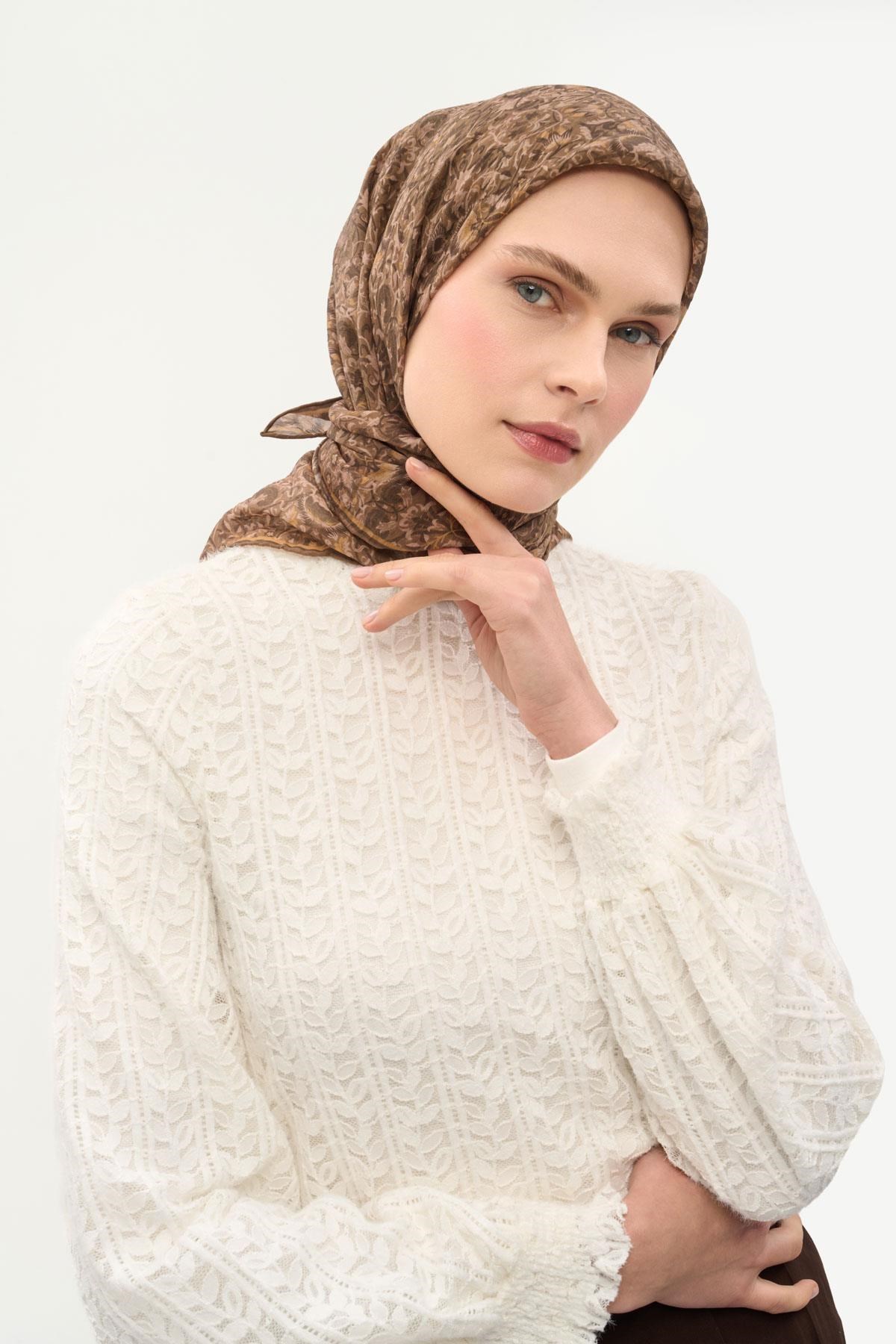Tencel Monare Eşarp Saray Baharı Desen Sütlü Kahve 90X90