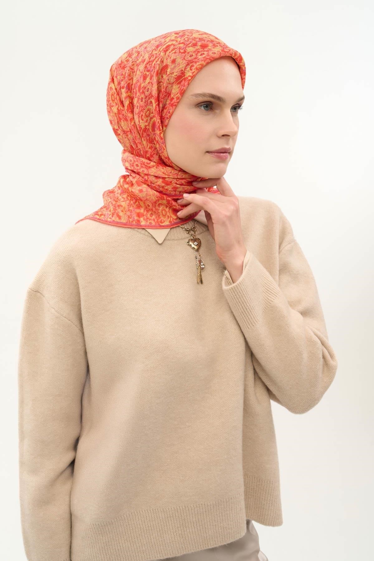 Tencel Monare Eşarp Saray Baharı Desen Yavruağzı 90X90