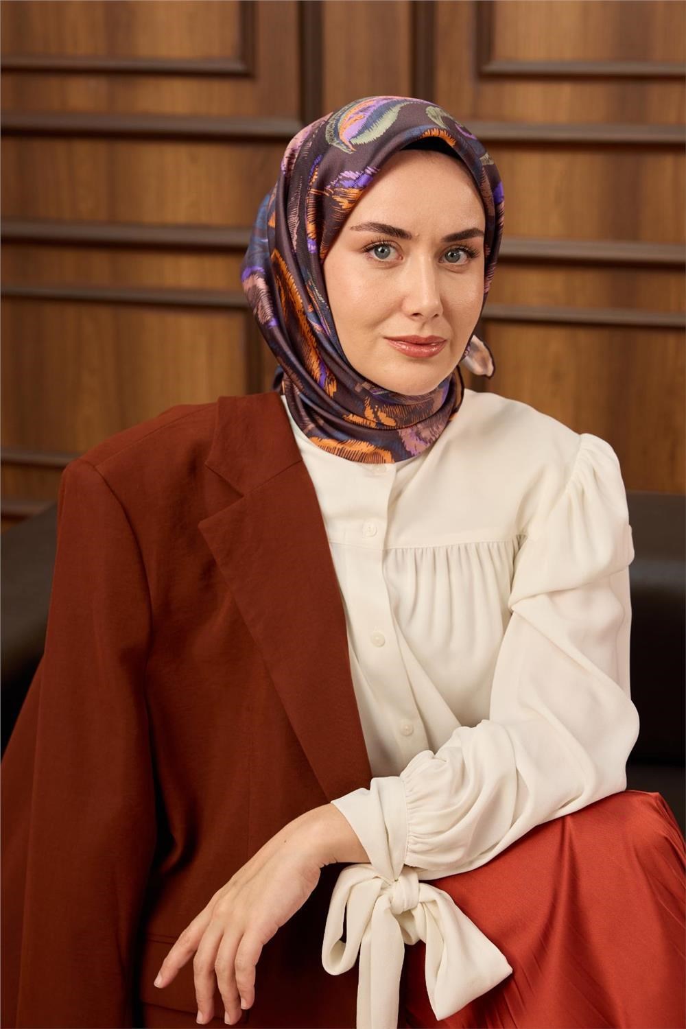 Twill İpek Eşarp Acı Kahve-Turuncu Desenli Tok Duruşlu 90x90
