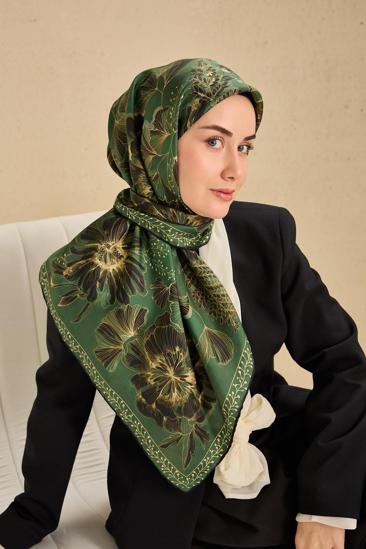 Twill İpek Eşarp Büyük Çiçek Zümrüt 90x90