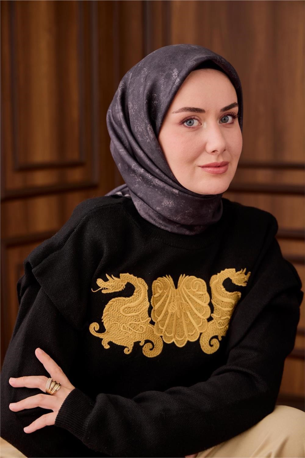 Twill İpek Eşarp Gri–Beyaz–Siyah Desenli Tok Duruşlu 90x90