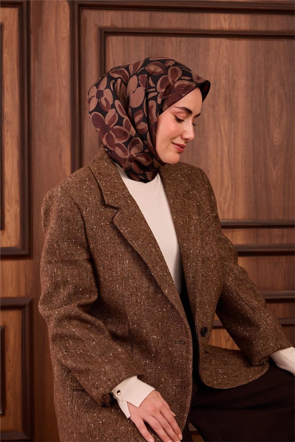 Twill İpek Eşarp Kahverengi-Sütlü Kahve Papatya Desenli Tok Duruşlu 90x90