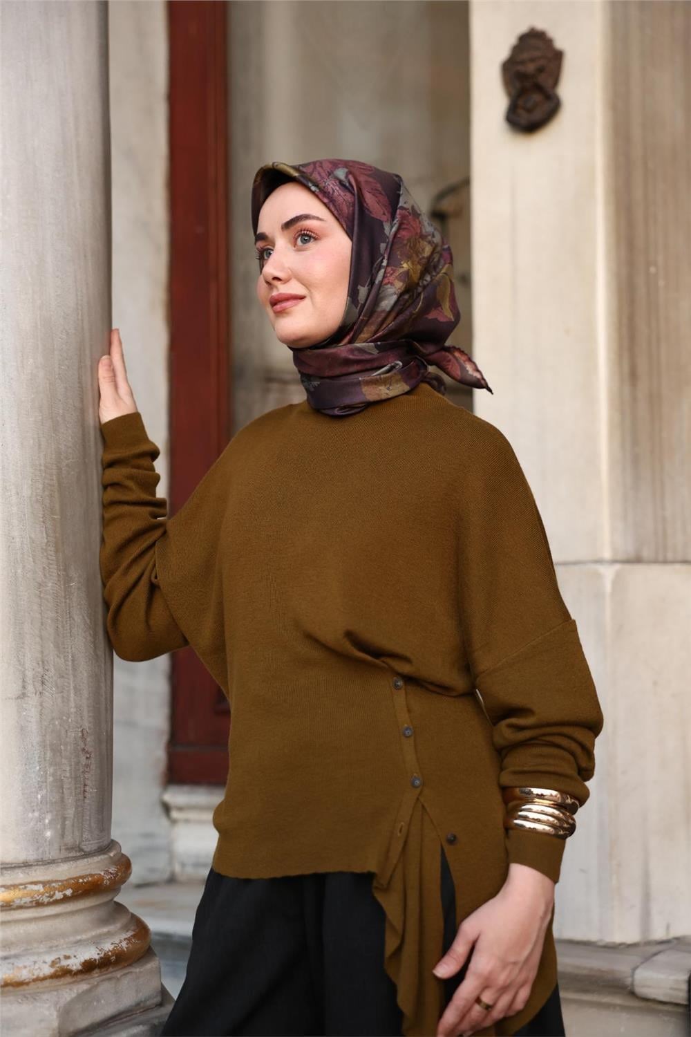 Twill İpek Eşarp Kahverengi-Yeşil Çiçek Desenli Tok Duruşlu Kaymaz 90x90