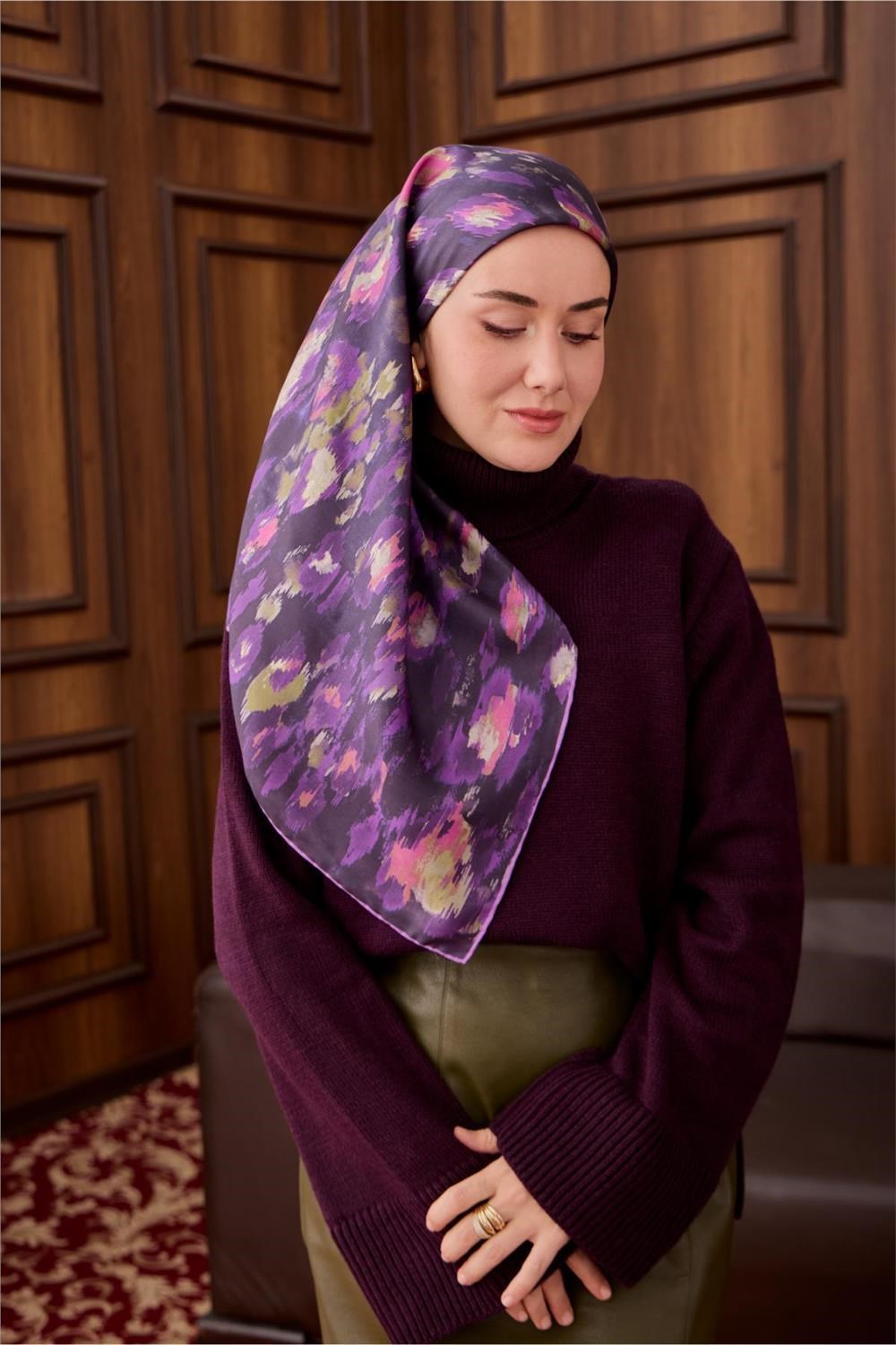 Twill İpek Eşarp Koyu Mor-Violet Desenli Tok Duruşlu 90x90