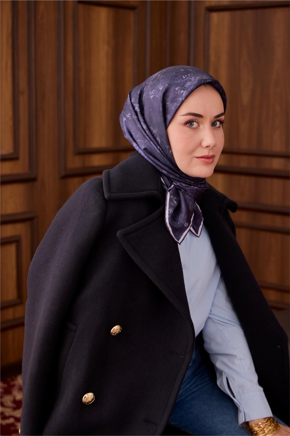 Twill İpek Eşarp Koyu Mor–Toz Pembe Desenli Tok Duruşlu 90x90