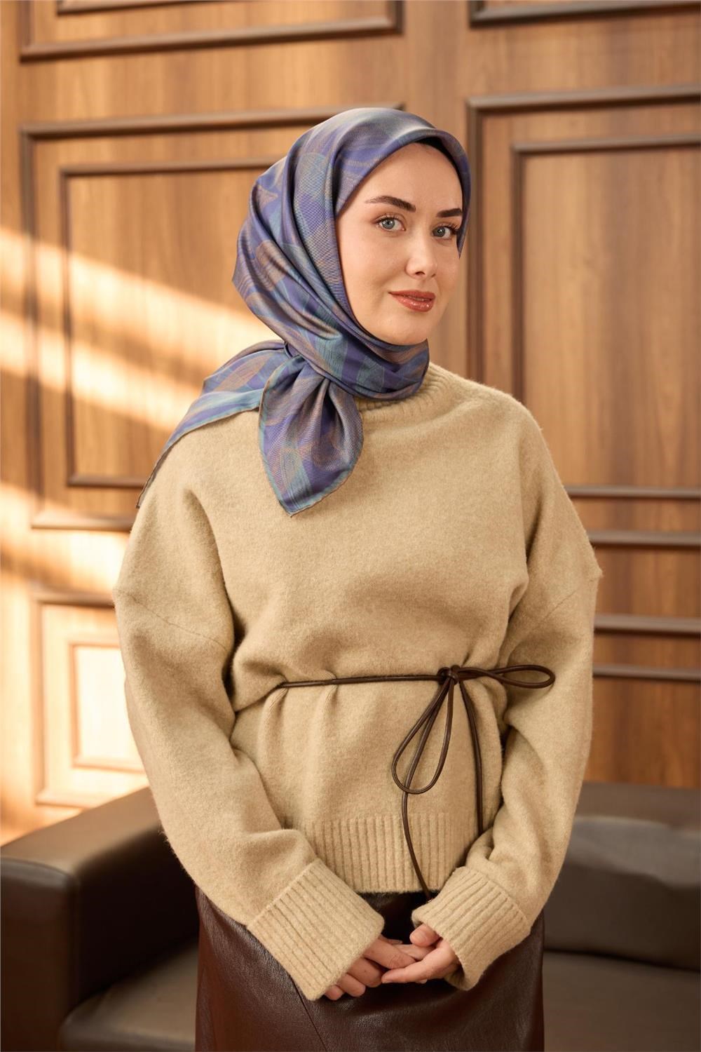 Twill İpek Eşarp Mor-Civert Vizon Çağla Geçişli Kaymaz Tok Duruşlu 90x90