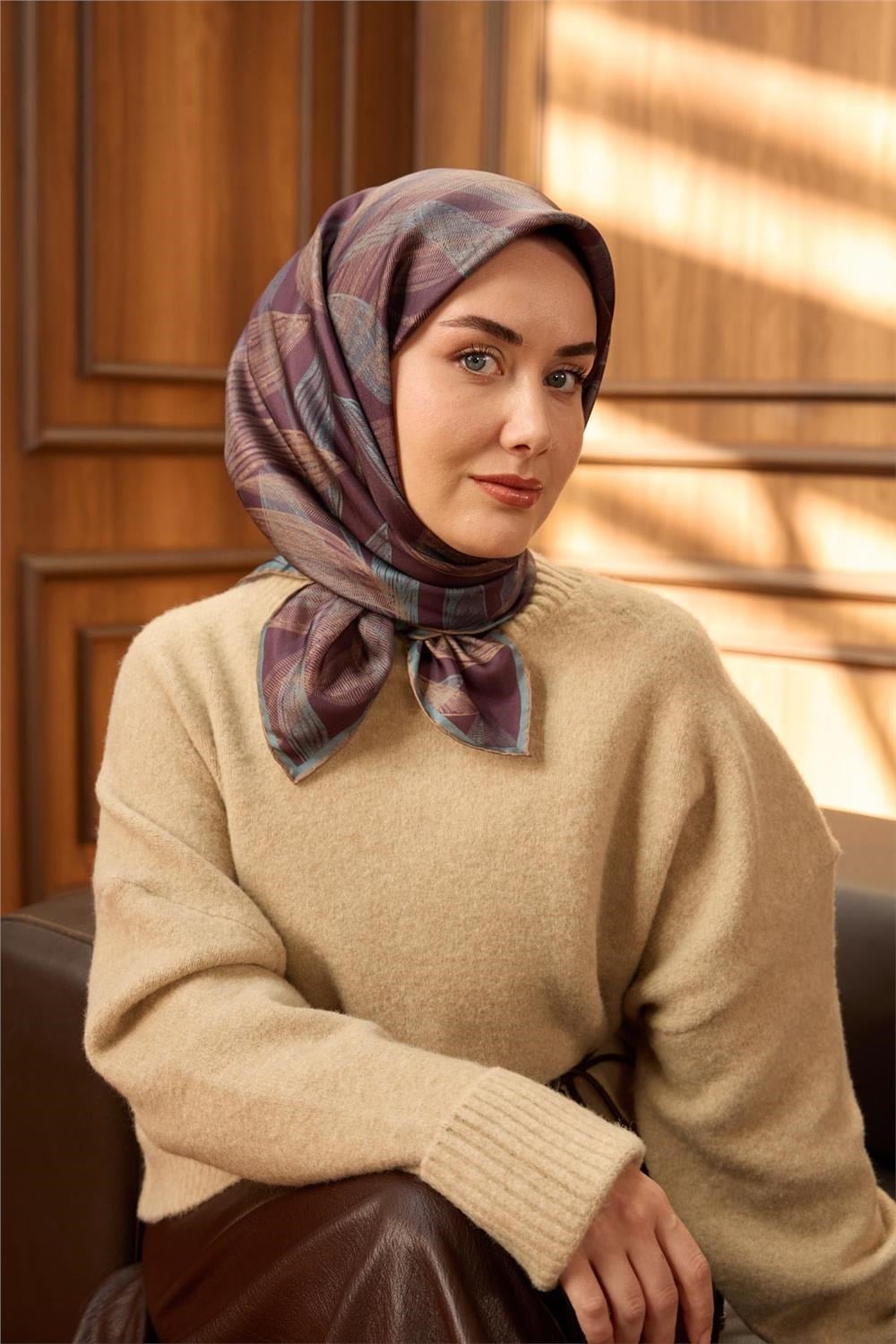 Twill İpek Eşarp Mürdüm-Karolina Mavisi Vizon Geçişli Kaymaz Tok Duruşlu 90x90