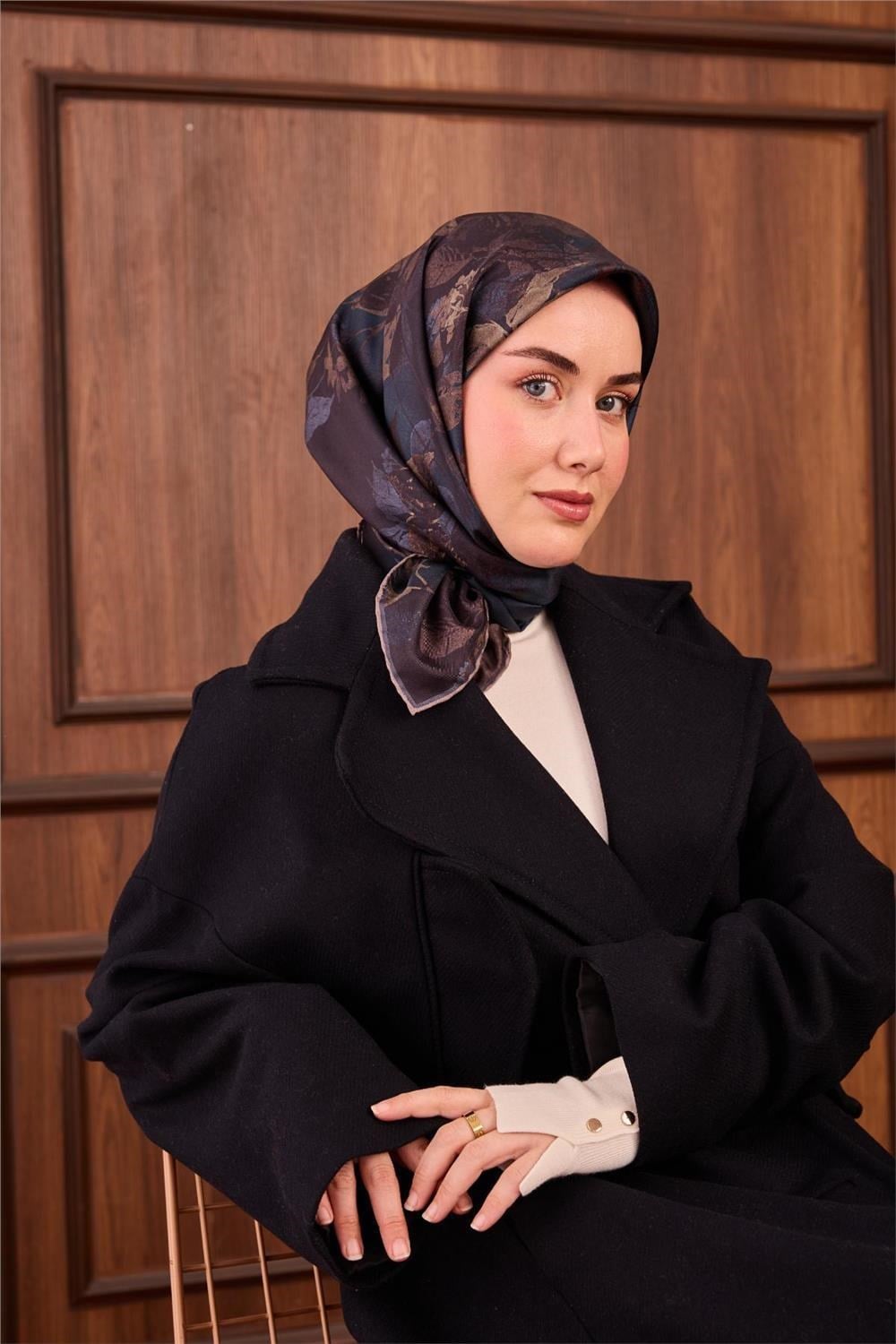 Twill İpek Eşarp Petrol Mavi-Yeşil Çiçek Desenli Tok Duruşlu Kaymaz 90x90