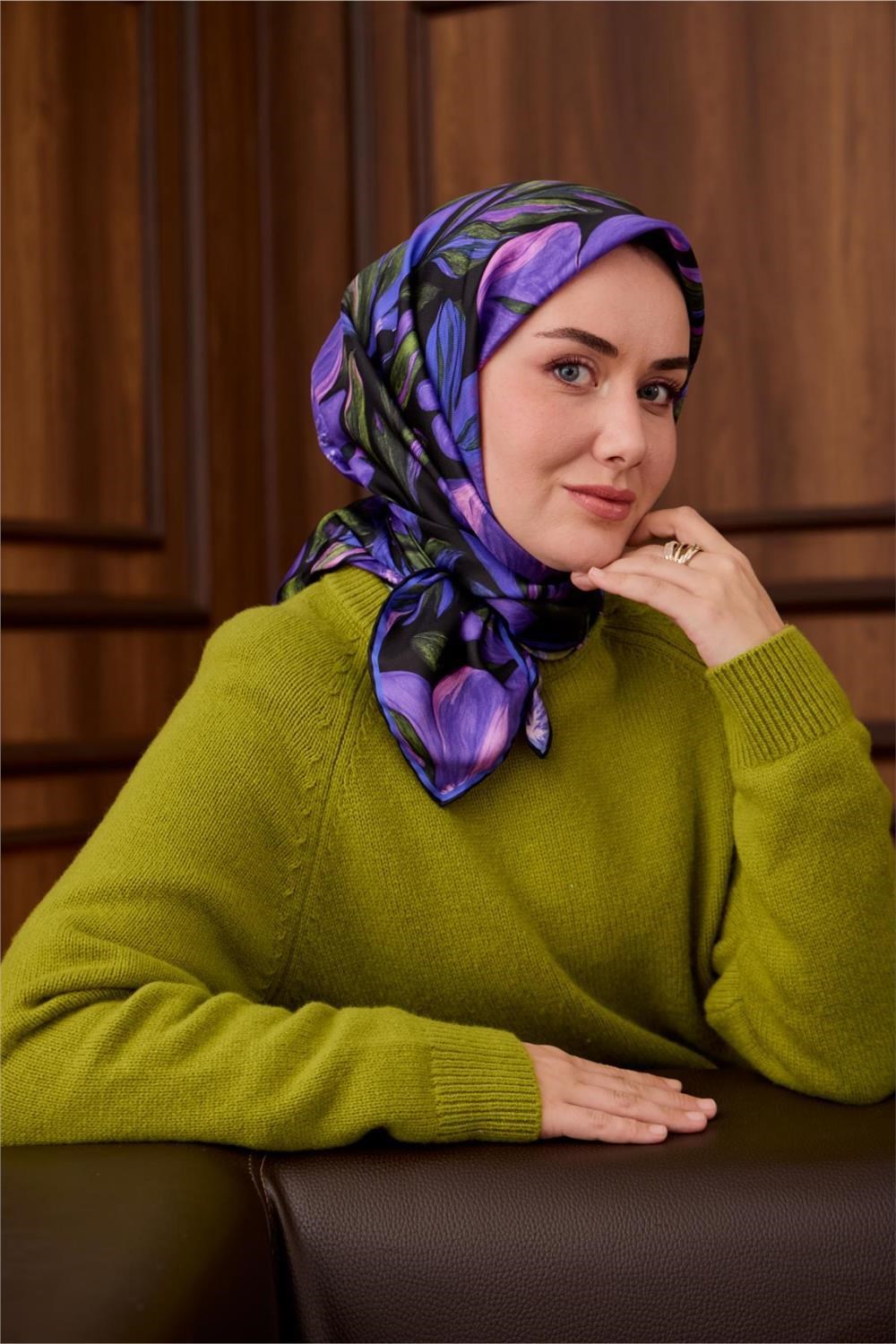 Twill İpek Eşarp Siyah-Mor Yeşil Çiçek Desenli Tok Duruşlu 90x90