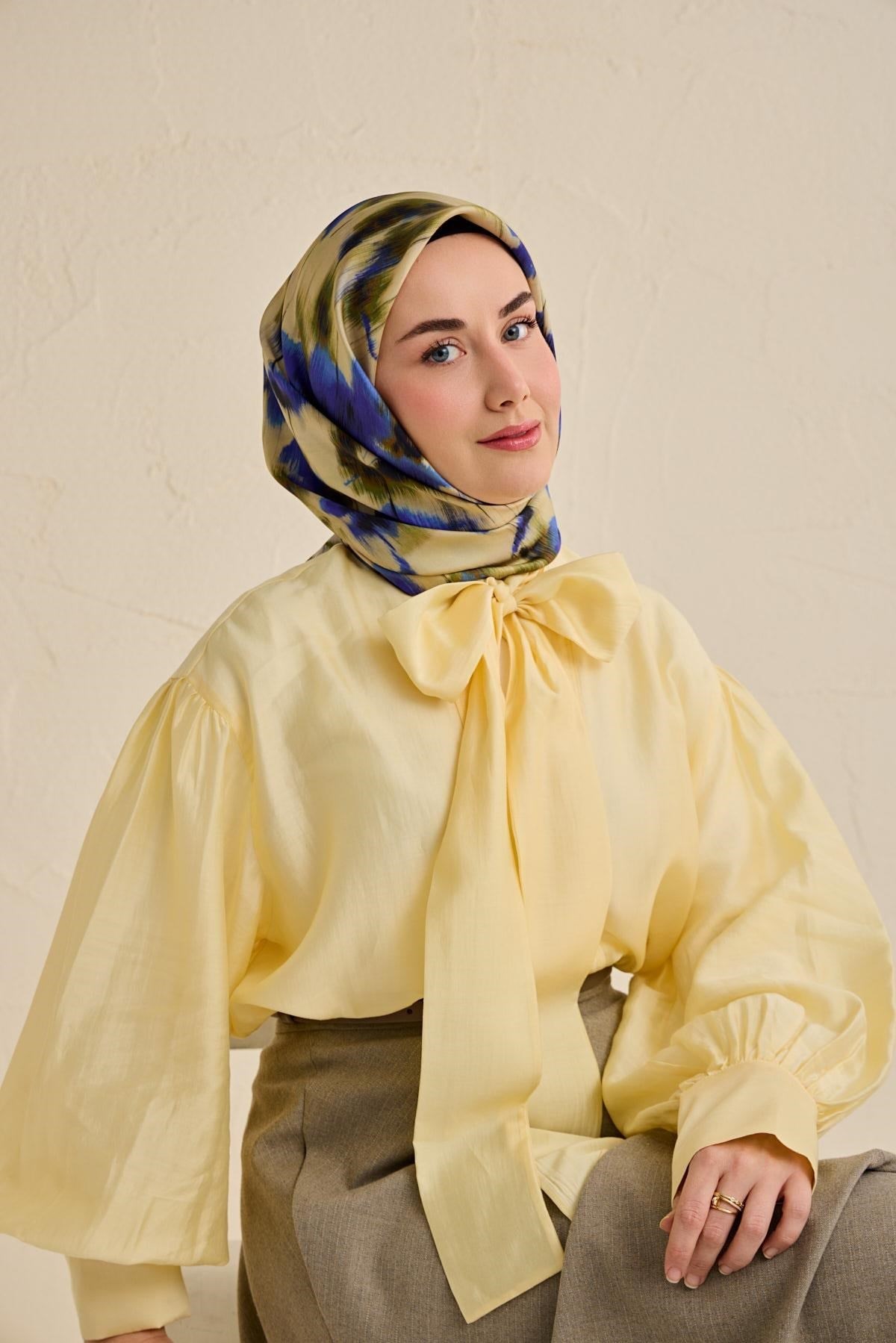 Twill İpek Eşarp Soyut Çiçek Desen Butter Yellow 90x90
