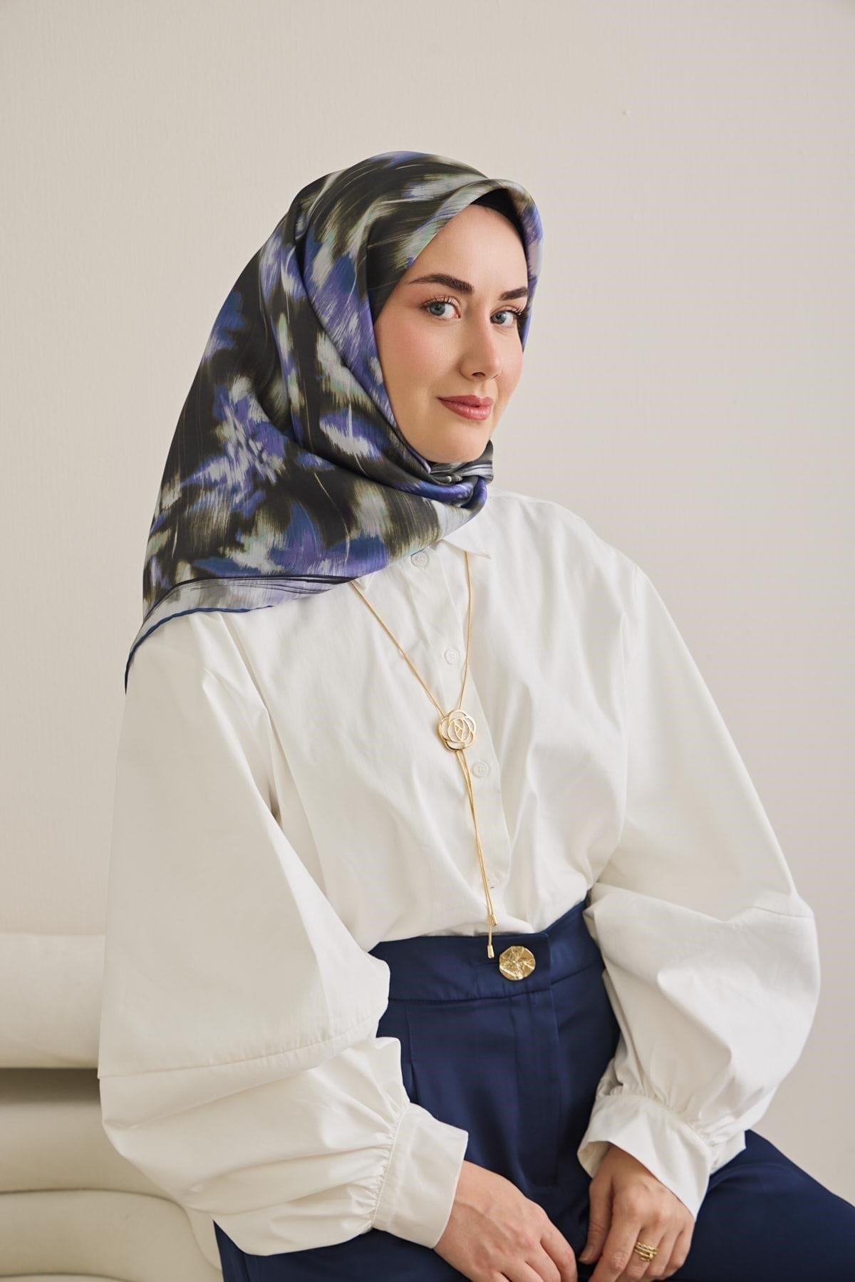 Twill İpek Eşarp Soyut Çiçek Desen Siyah 90x90