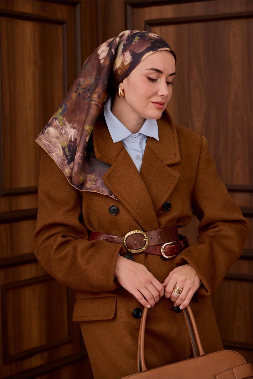 Twill İpek Eşarp Sütlü Kahve-Kahverengi Desenli Tok Duruşlu 90x90