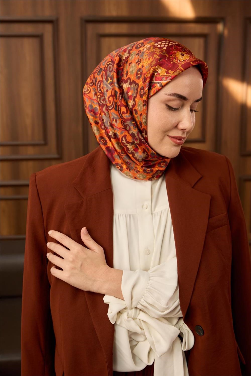 Twill İpek Eşarp Turuncu–Bordo Desenli Tok Duruşlu Kaymaz 90x90
