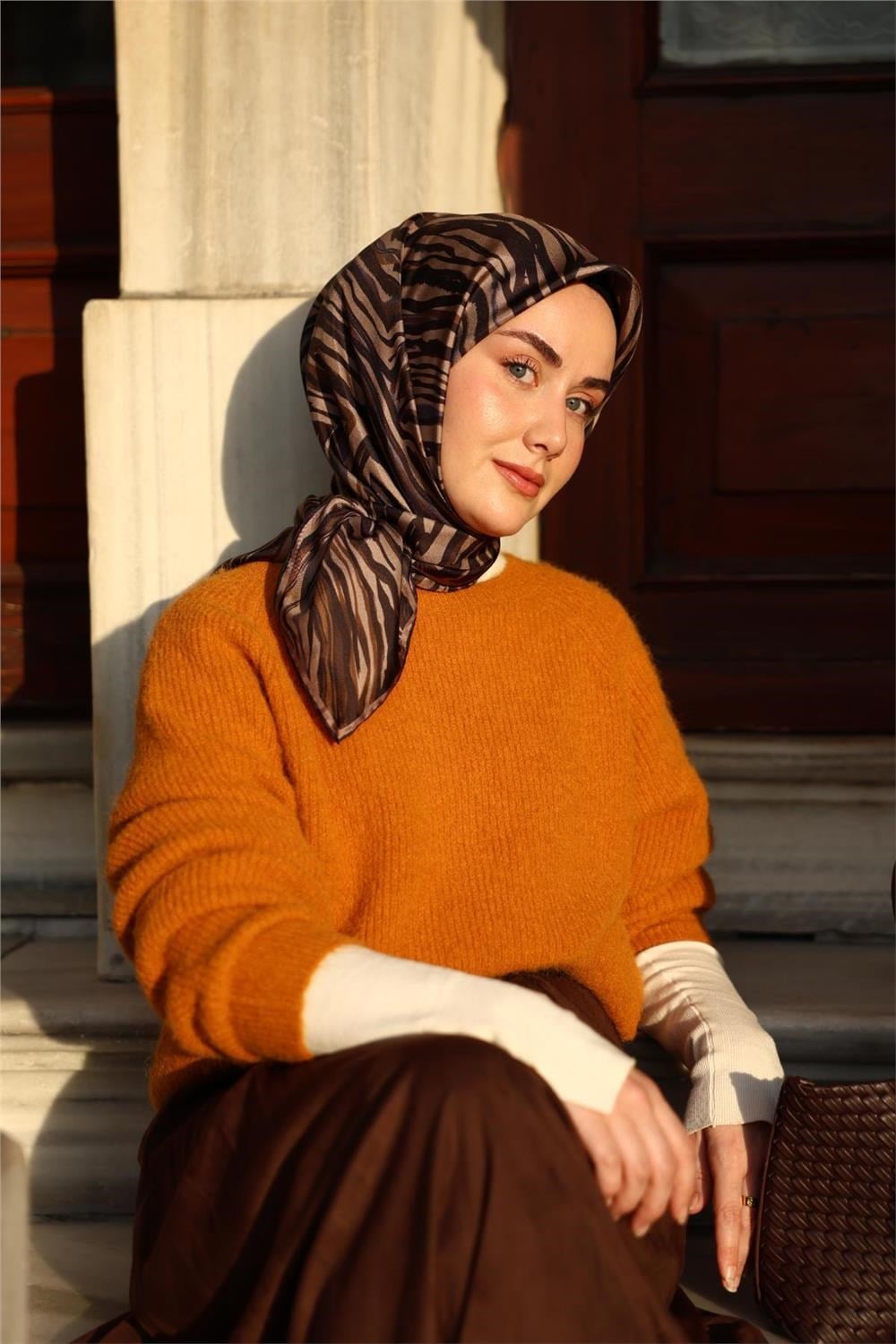 Twill İpek Eşarp Vizon Acı Kahve Çizgili Tok Duruşlu 90x90