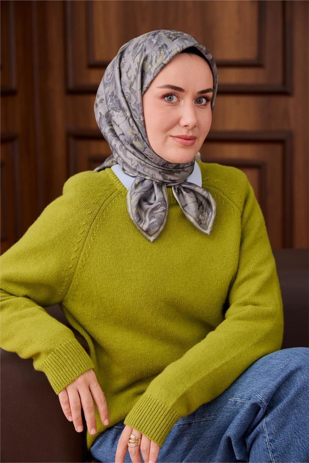 Twill İpek Eşarp Yeşil Gri-Füme Desenli Tok Duruşlu 90x90