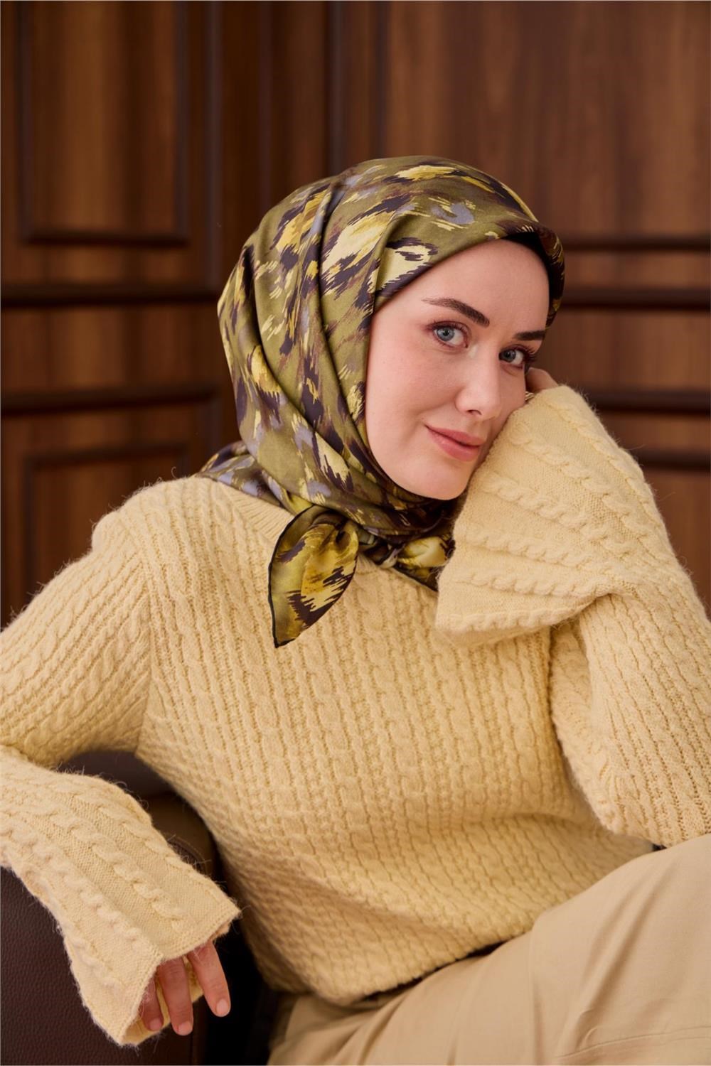 Twill İpek Eşarp Yeşil-Kahverengi Kamuflaj Desenli Tok Duruşlu 90x90