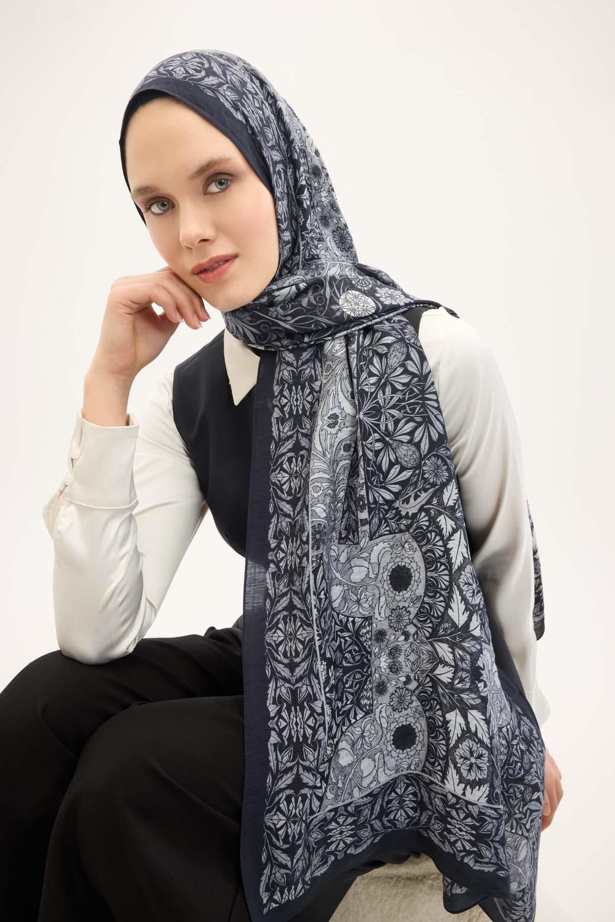 Urban Hours Floral Motif Desen Koyu Lacivert Mayda Şal 190x70
