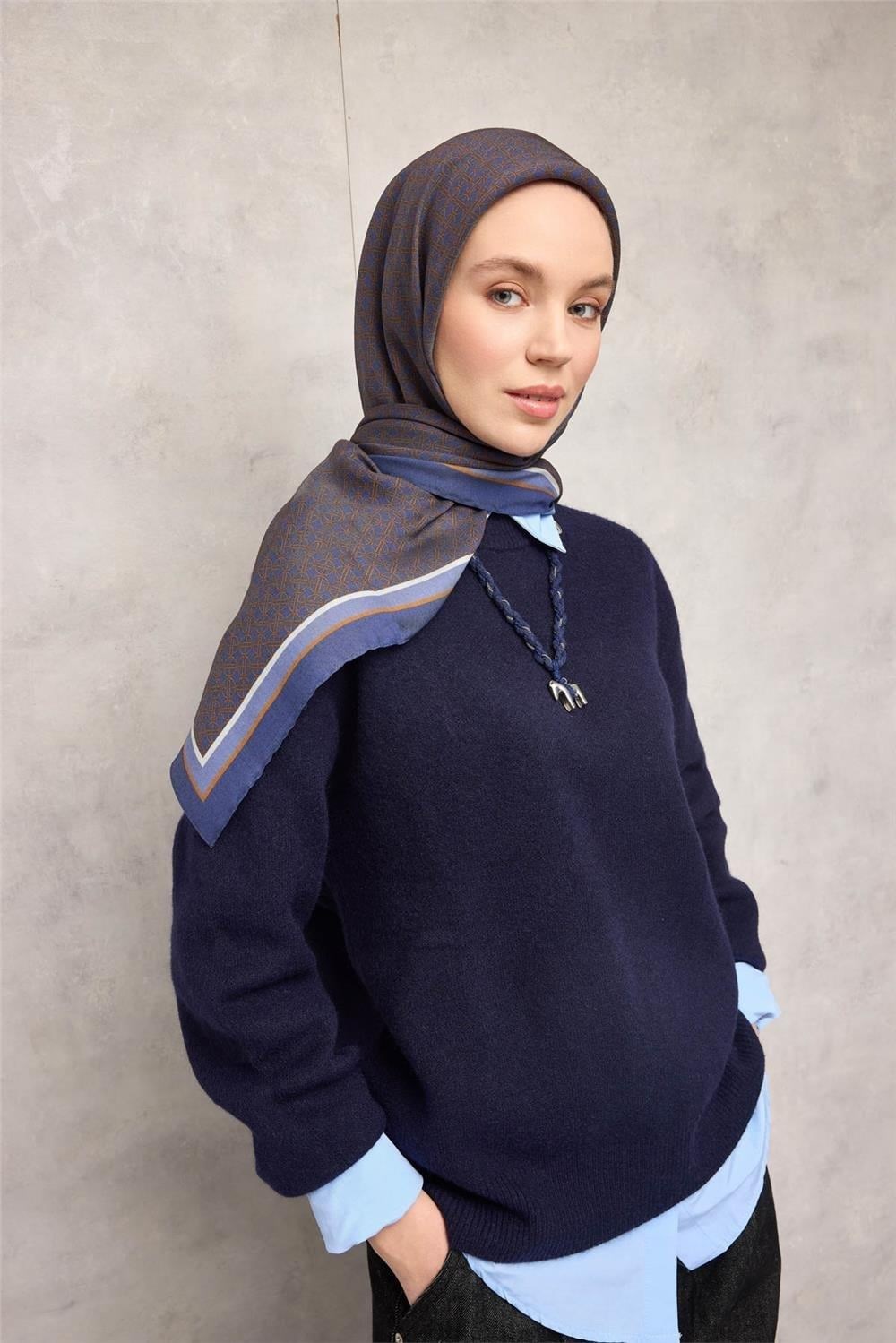 Viskon Aura Eşarp Koyu Indigo Zincir Desenli Tok Duruşlu 90x90