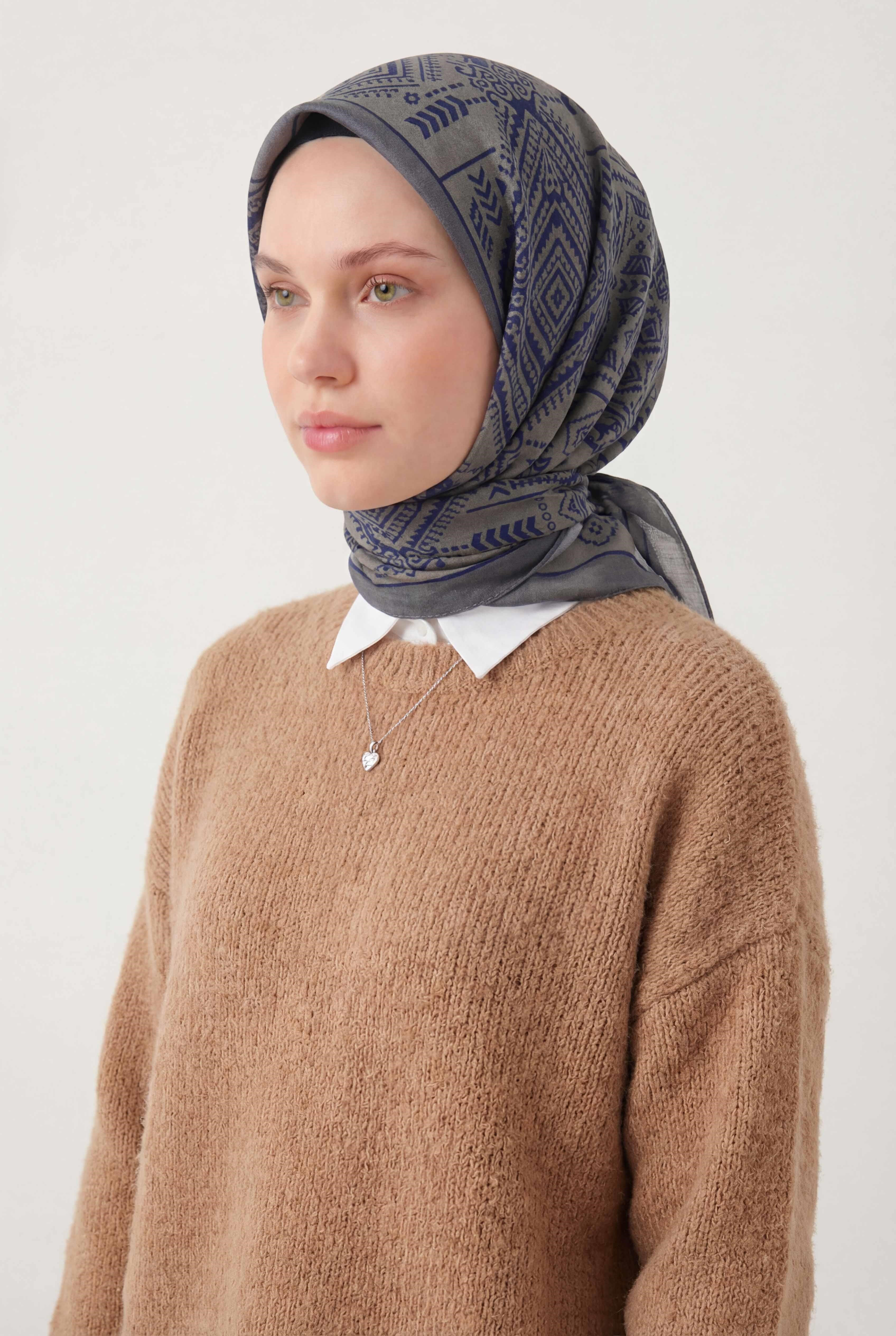 Viskon Velora Eşarp Dört Mevsim Kilim Desen Küf Yeşili 90X90