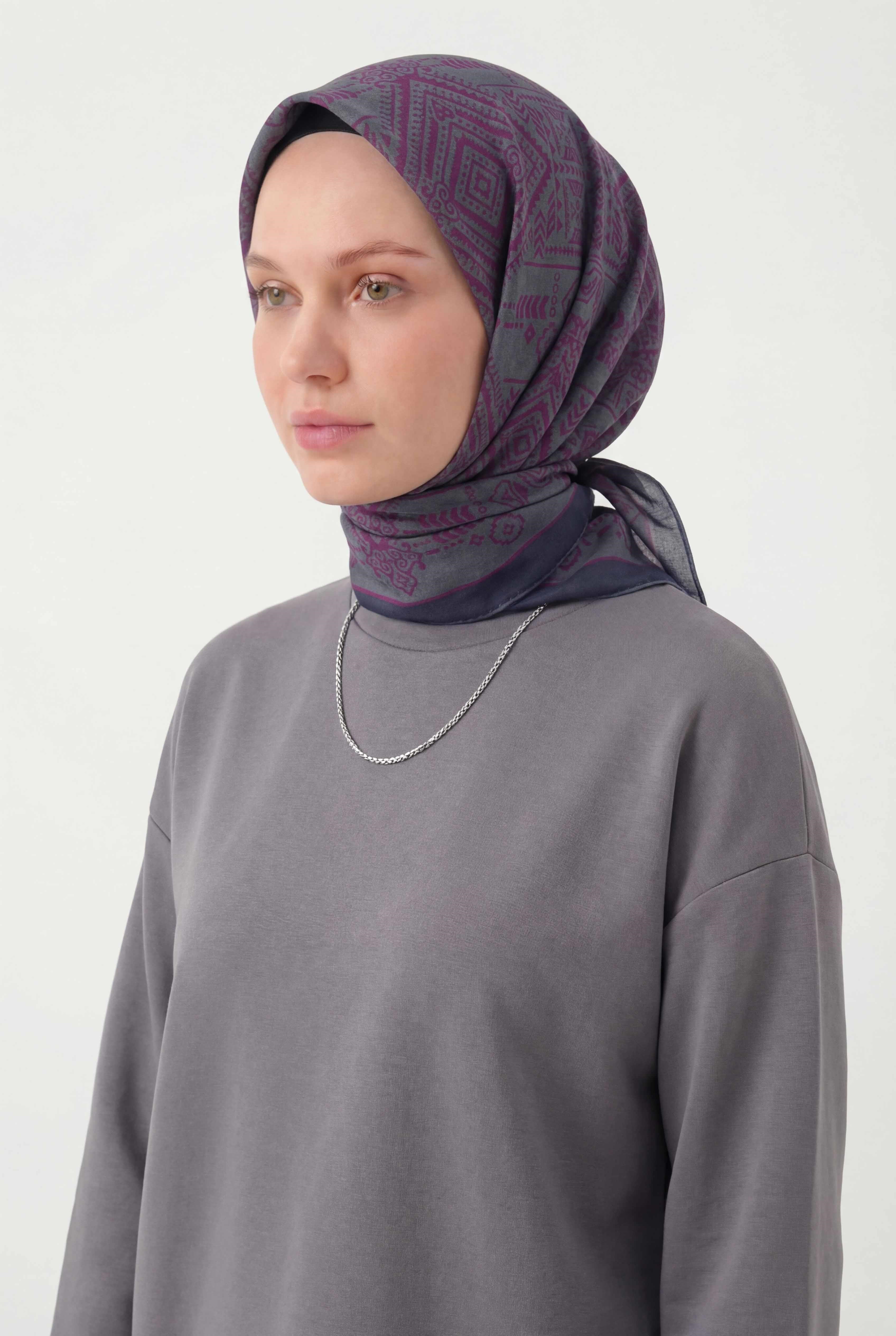 Viskon Velora Eşarp Dört Mevsim Kilim Desen Lacivert 90X90