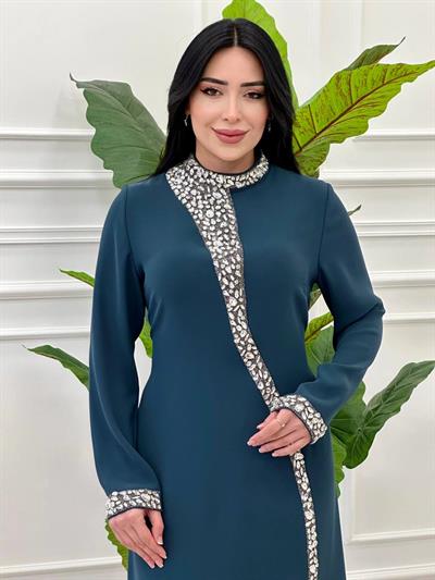 Damla Taş İşleme Krep Elbise 3002 e-25 Zümrüt Yeşil