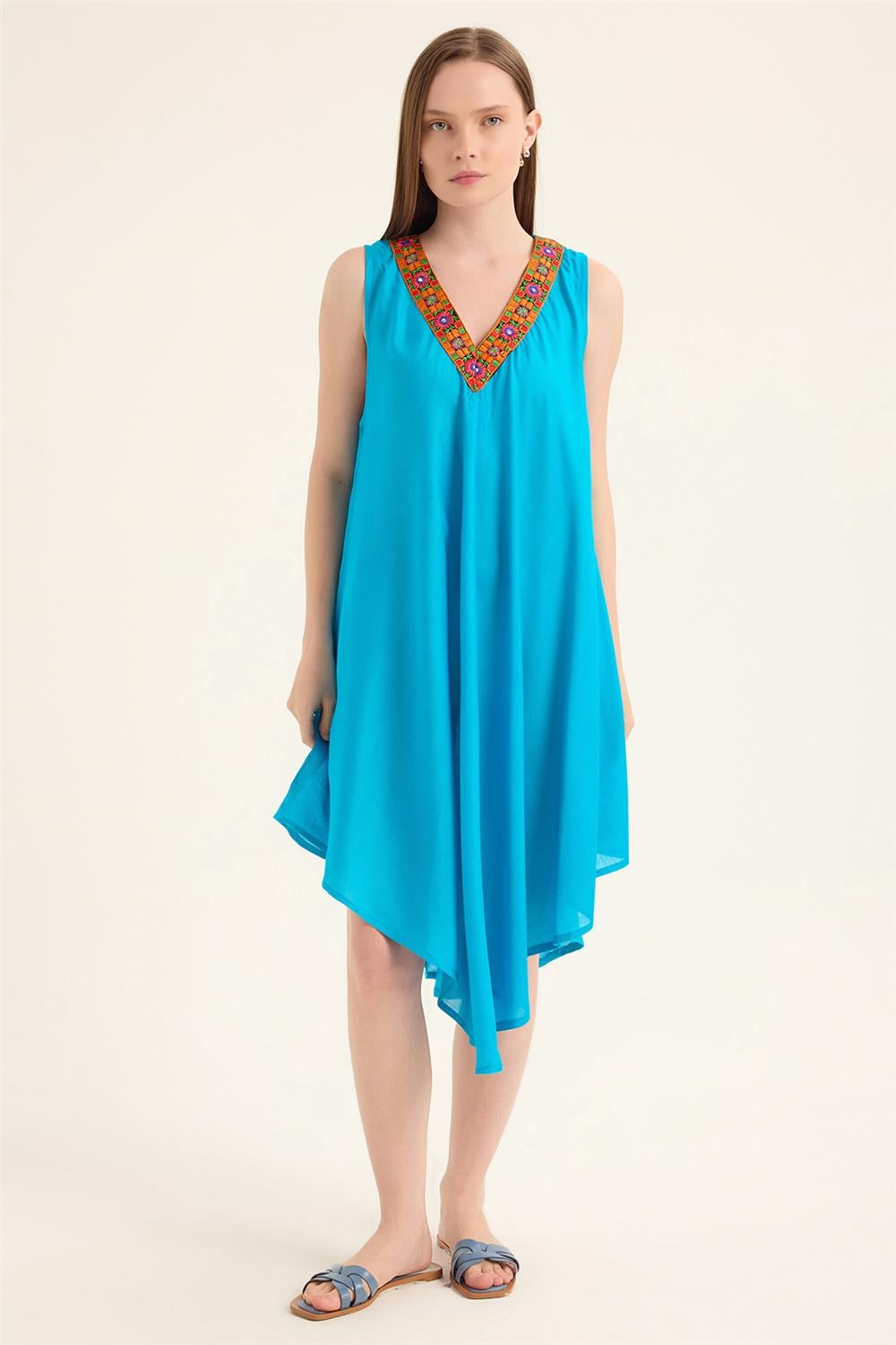 Renkli Nakışlı Elbise