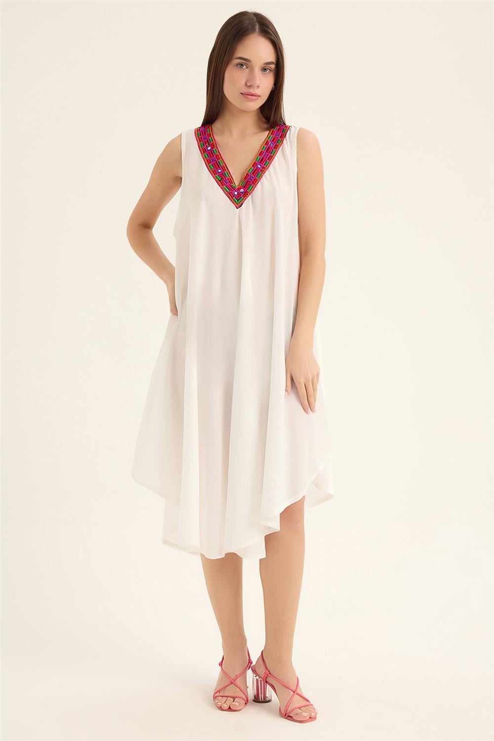 Renkli Nakışlı Elbise