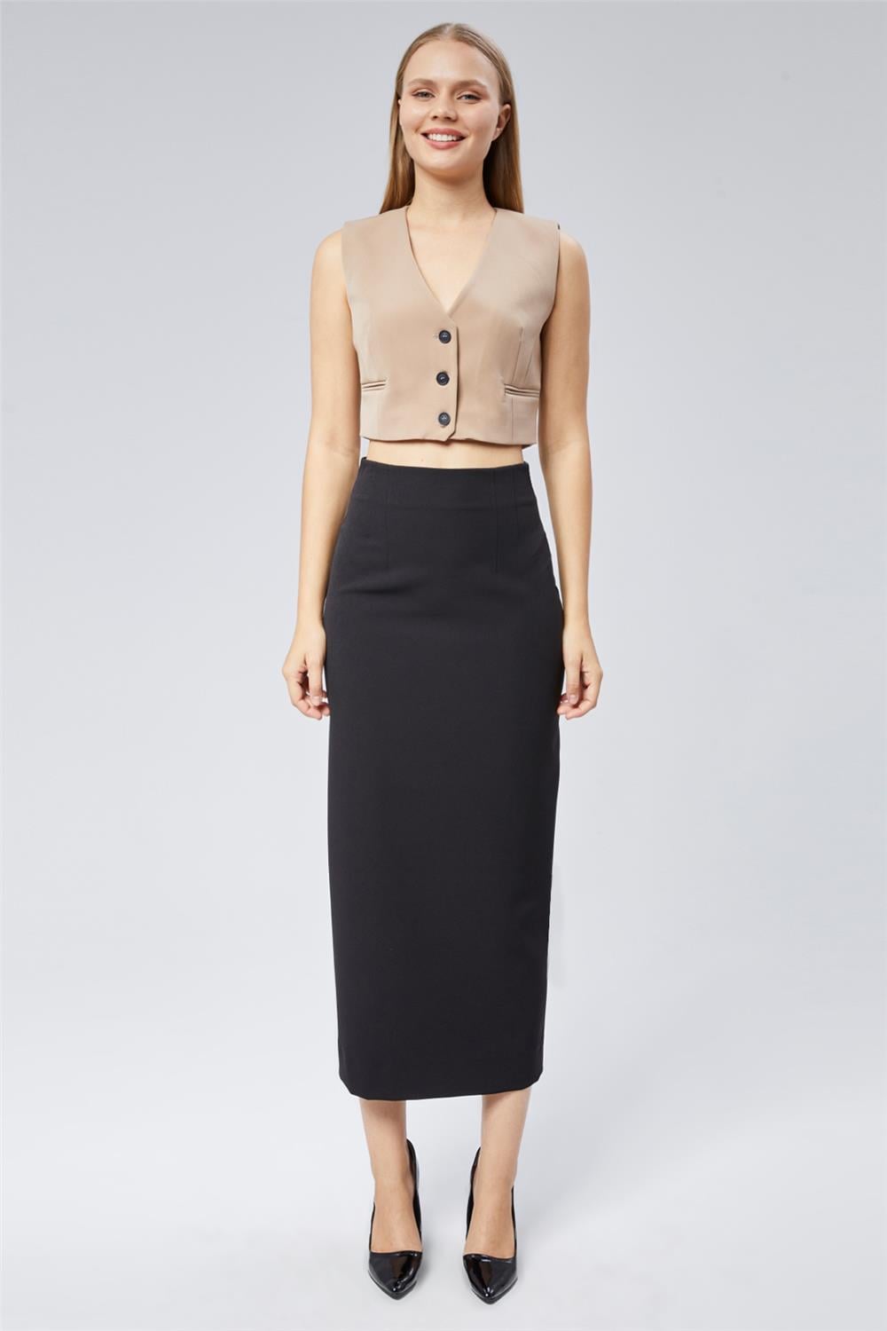 Arka Yırtmaçlı Uzun Etek