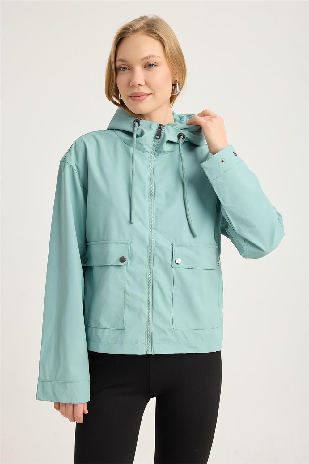 Kapşonlu Rüzgarlık
