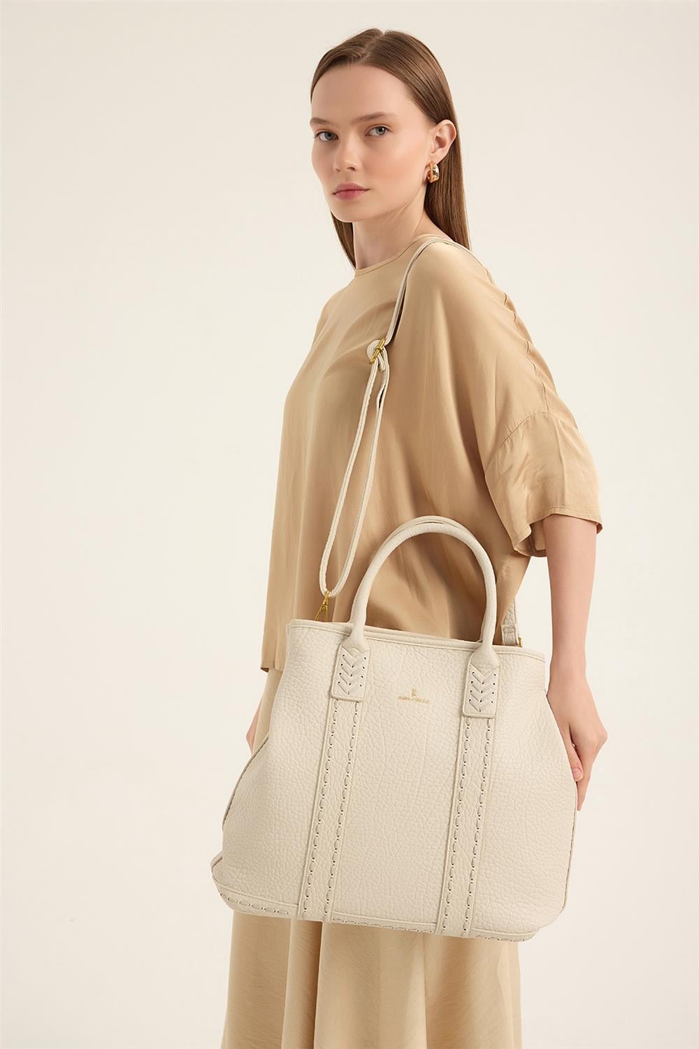 Kabartma Desenli Çanta