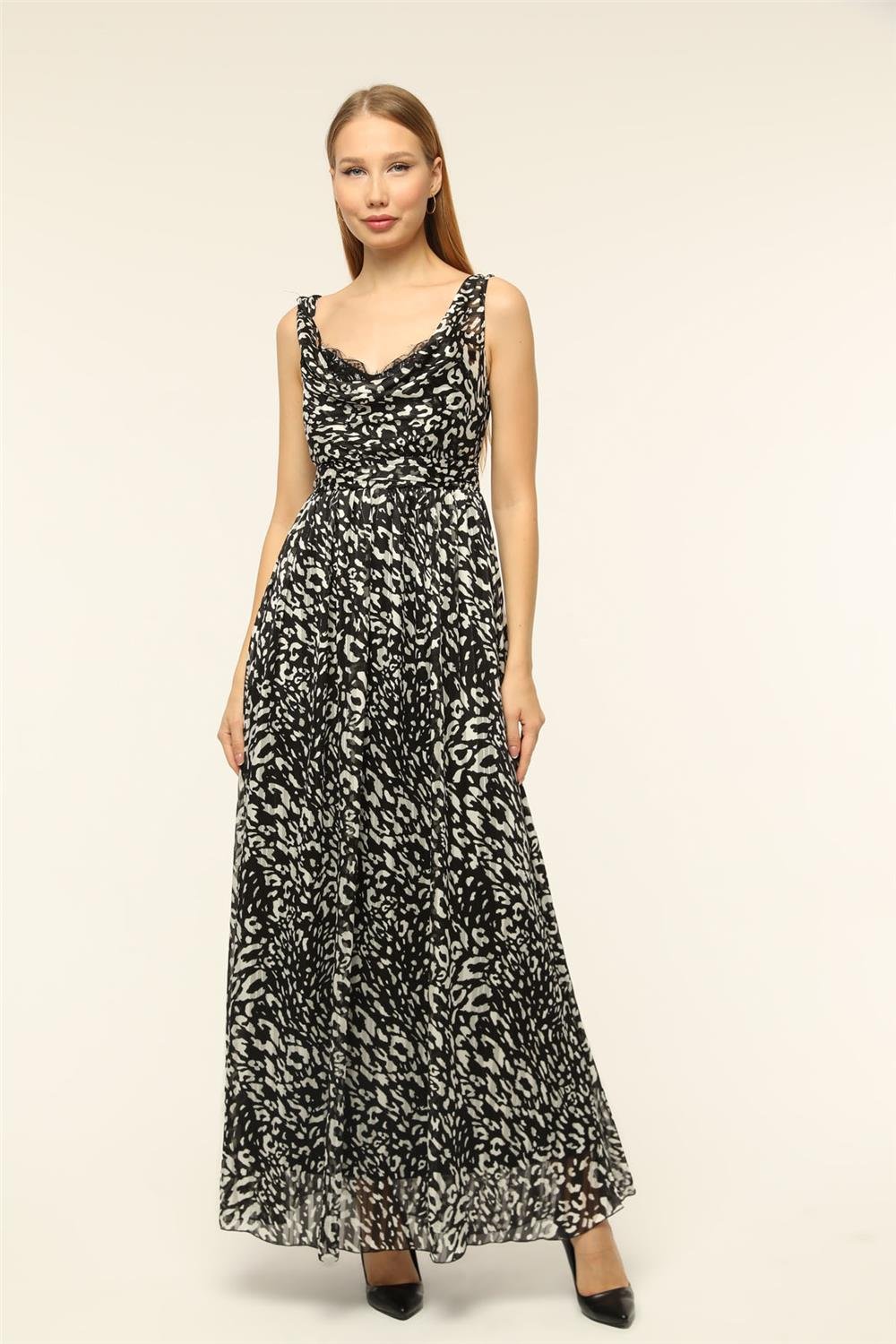 Degaje Yaka Uzun Elbise