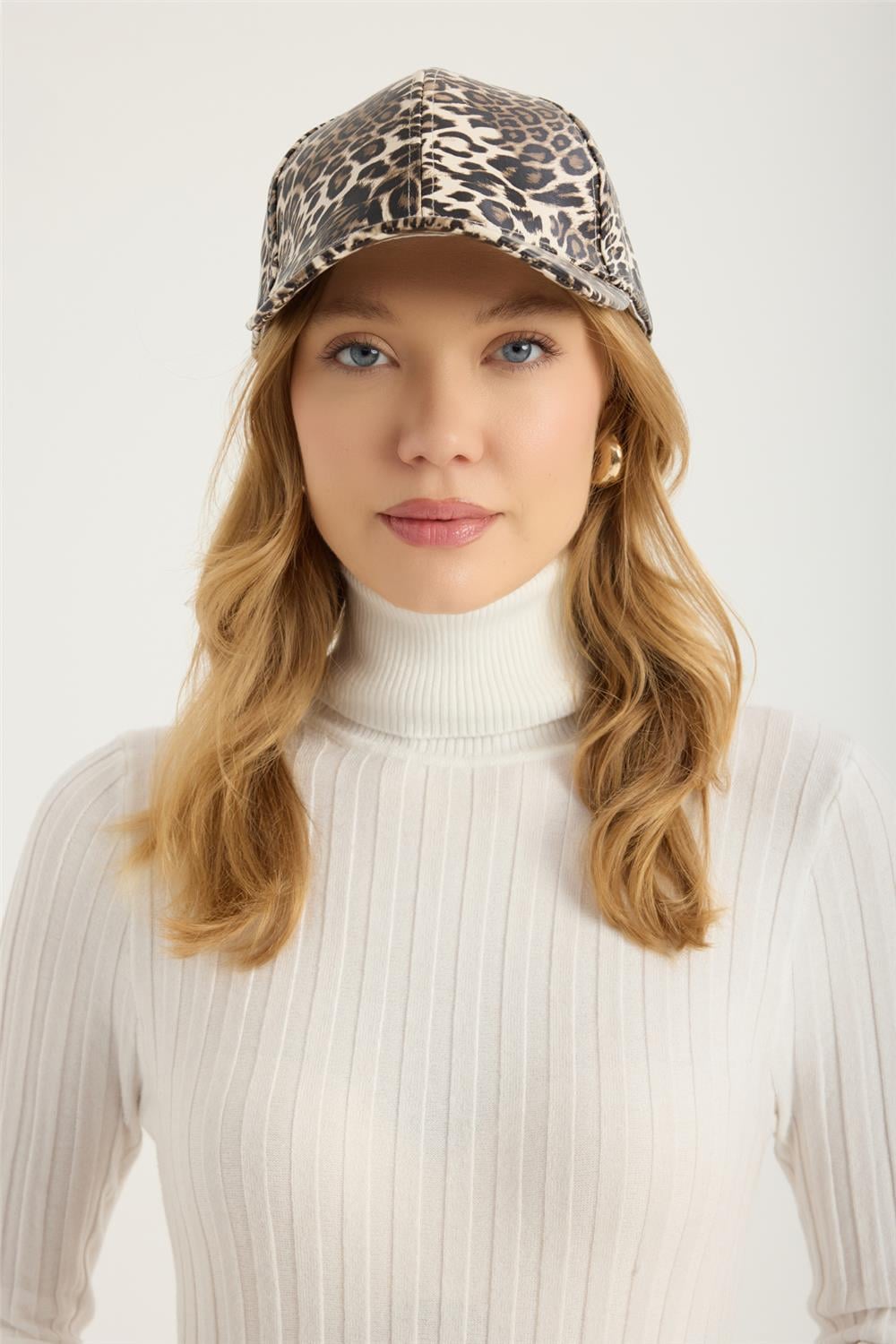 Leopar Desenli Kasket