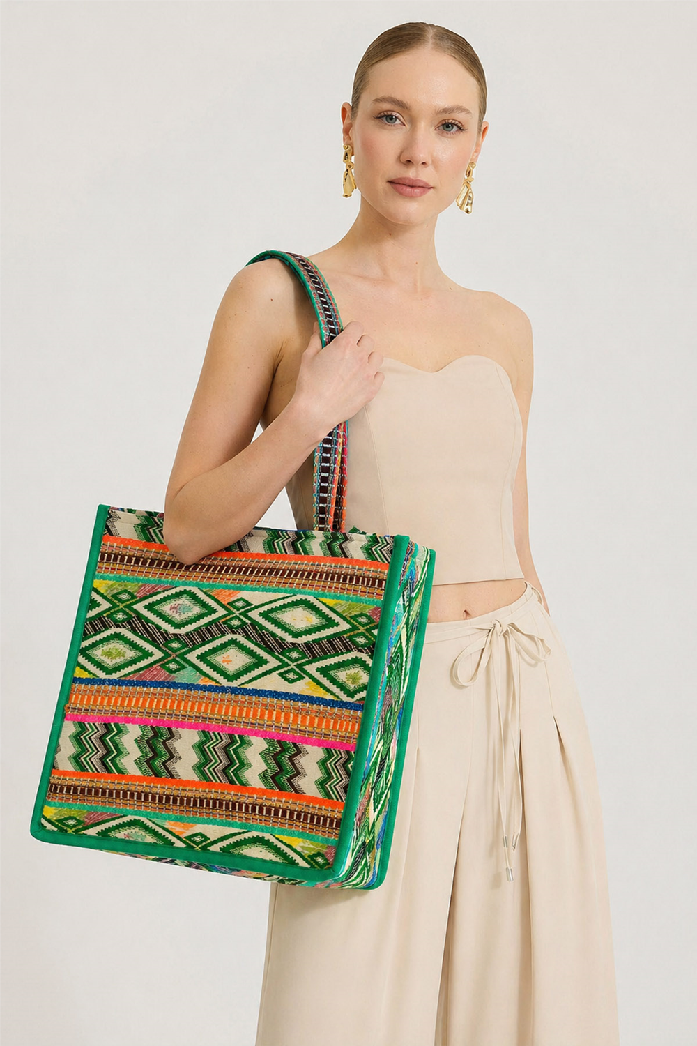 Renkli Kilim Desenli Çanta